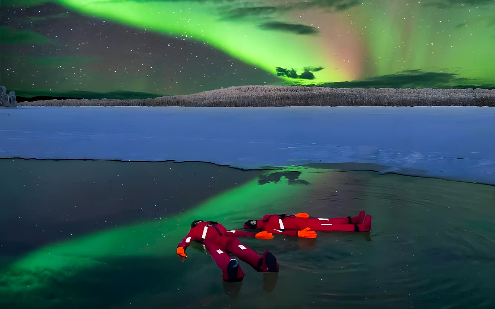 Rovaniemi: Lapland Lake Ice Floating with Northern Lights