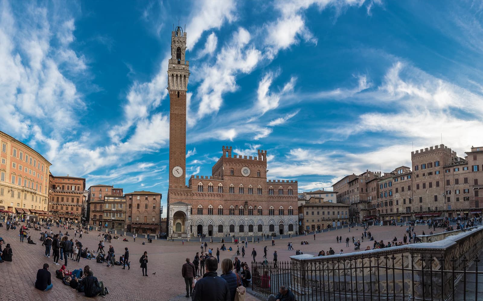 Siena: City walking tour with Cathedral