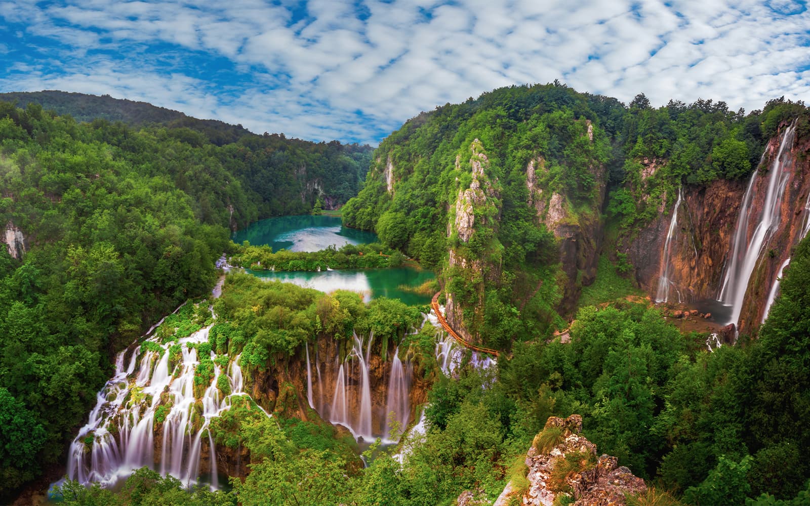 From Zadar: Full-Day Guided Tour of Plitvice Lakes National Park