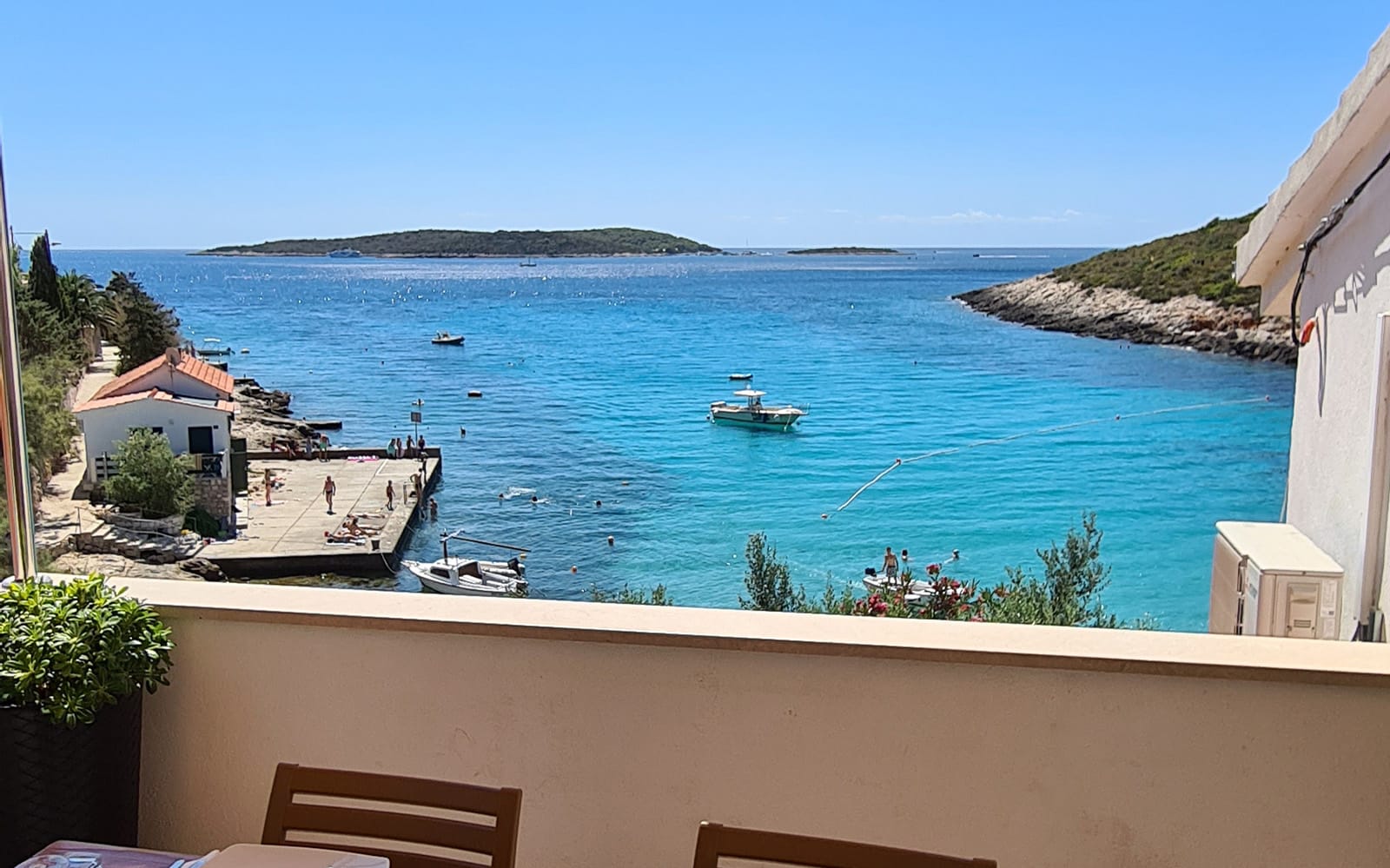 Split: Full-Day Deluxe Boat Tour to Blue Cave, Blue Lagoon & 5 Islands with Drinks & Meals tickets in Split - Features | TickYourList