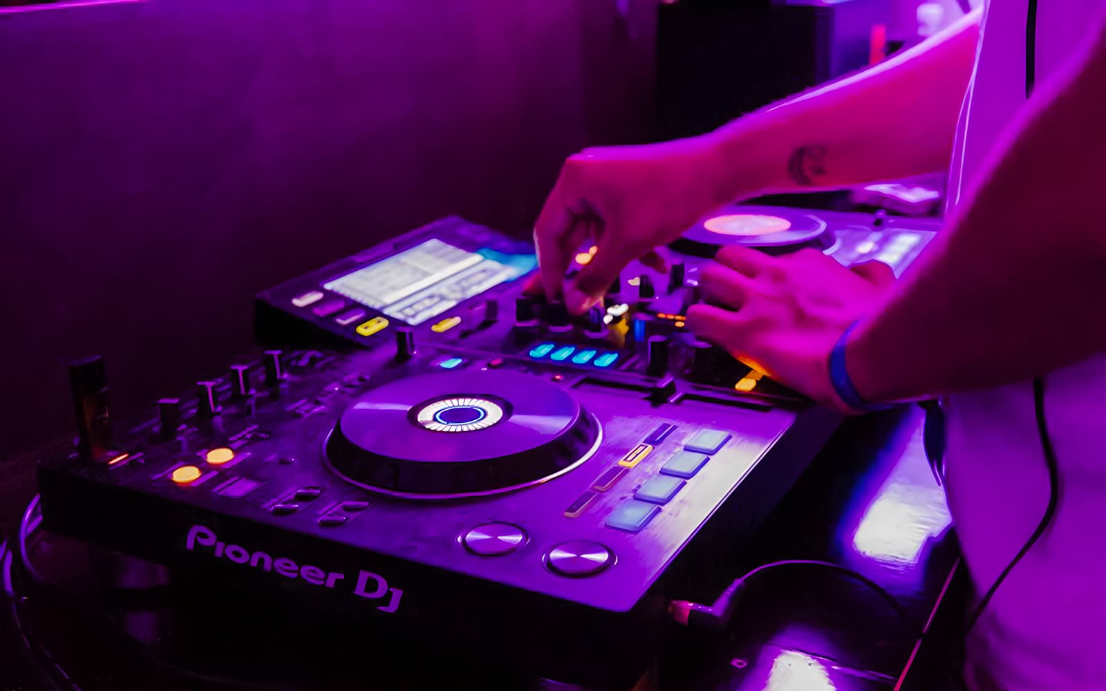 Split After Dark: Boat Crawl with Free Shots & VIP Club Access tickets in Split - Features | TickYourList