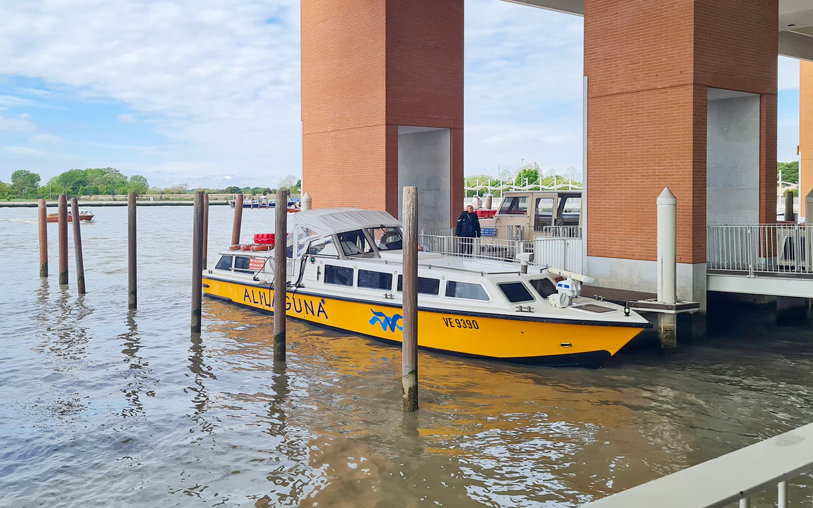 Water Bus Transfers: Venice Marco Polo Airport to/from Venice City tickets in Venice - Features | TickYourList