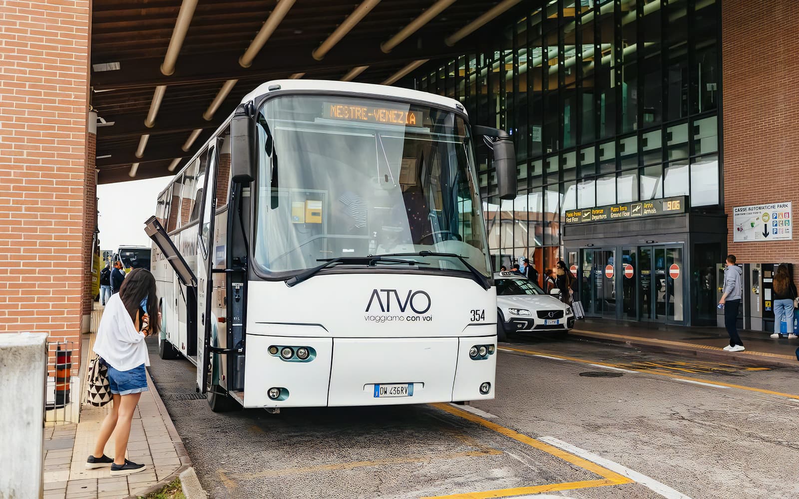 Bus Transfers: Venice Marco Polo Airport to/from Piazzale Roma/Mestre Central Train Station tickets in Venice - Features | TickYourList
