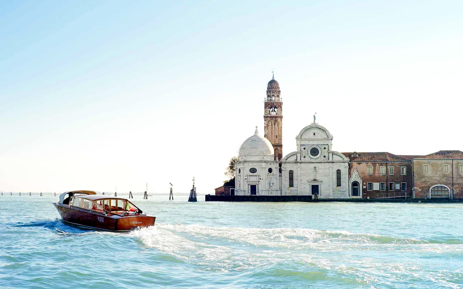 Shared Water Taxi Transfers: Venice Marco Polo Airport to/from Venice City tickets in Venice - Full Experience | TickYourList