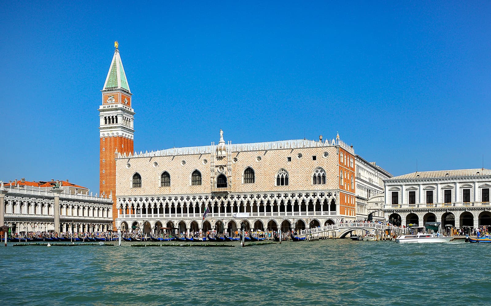 Venice in a Day: St. Mark’s, Doge’s Palace, Murano & Burano with Gondola Ride tickets in Venice - Activities | TickYourList