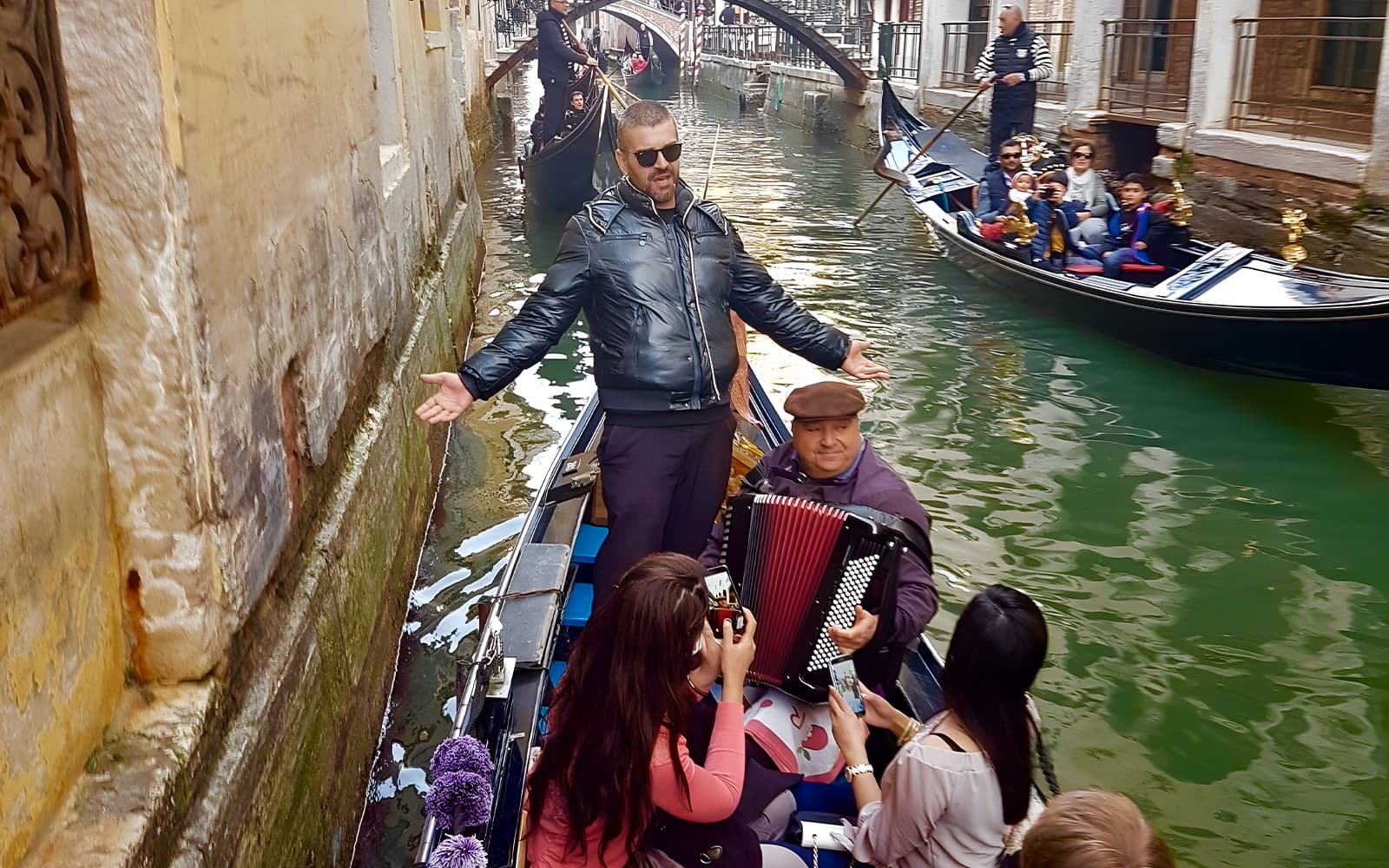Venice Grand Canal Gondola Ride with Serenade tickets in Venice - Features | TickYourList