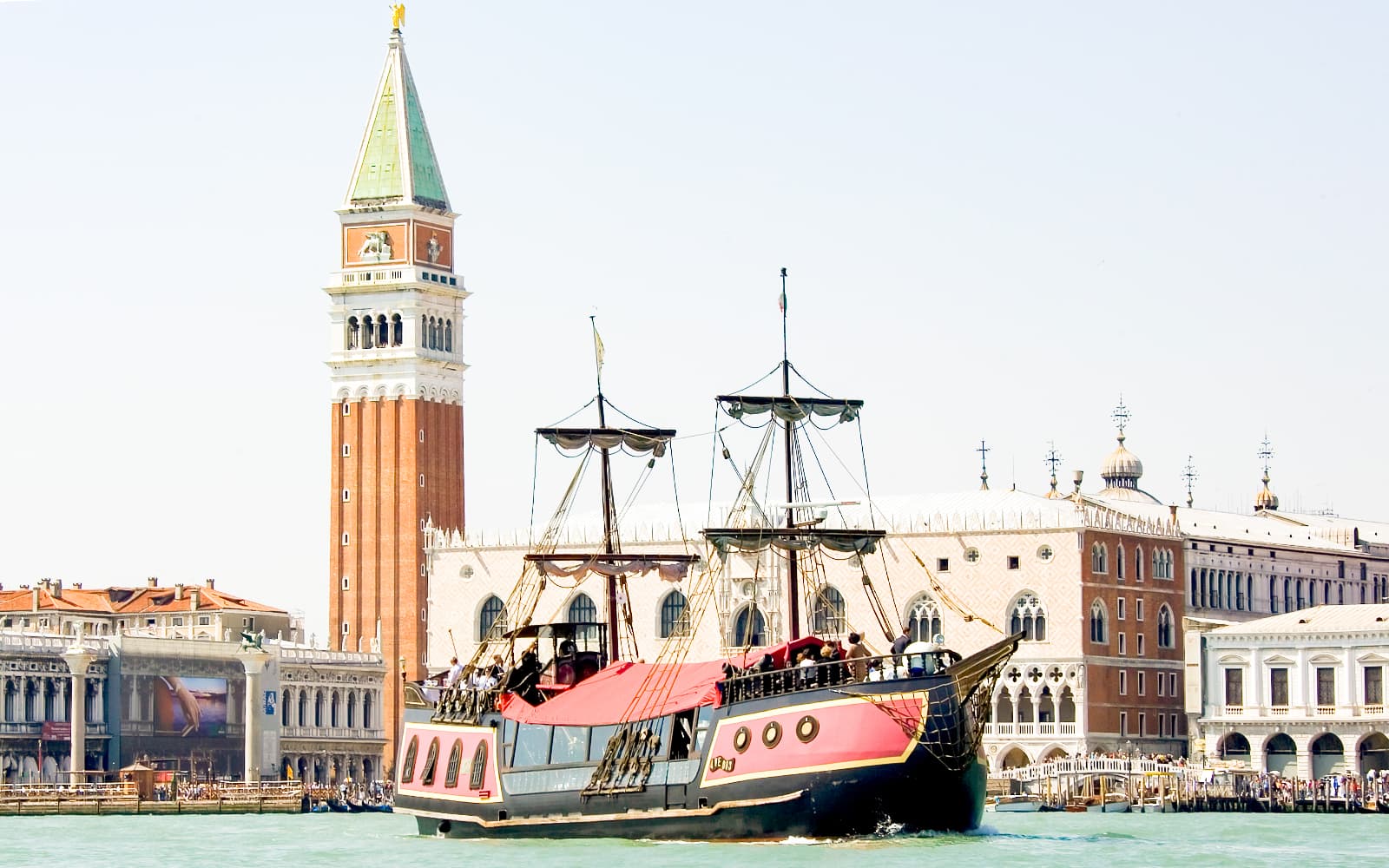 3-Hour Galleon Dinner Cruise in Venice
