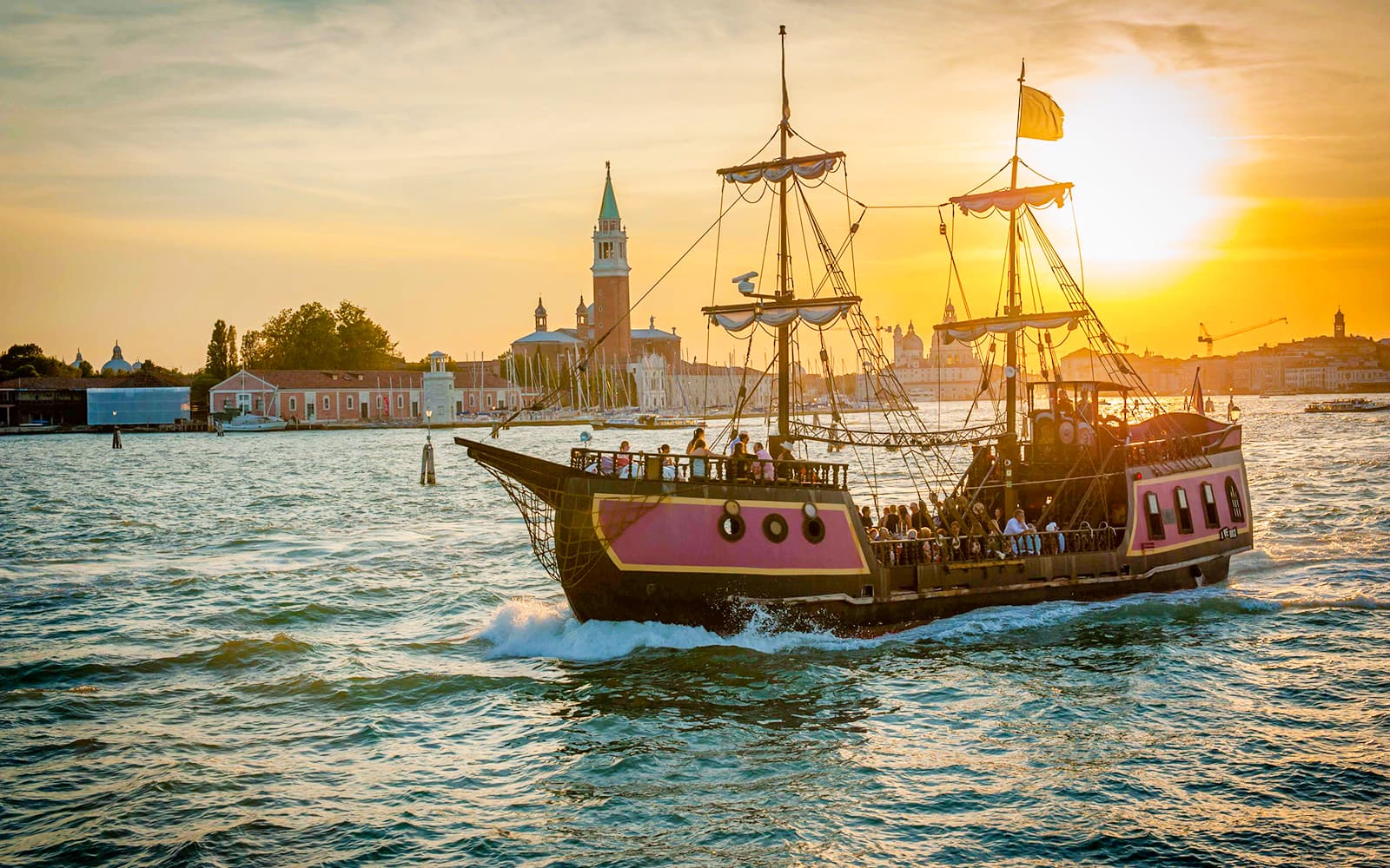 3-Hour Galleon Dinner Cruise in Venice tickets in Venice - Highlights | TickYourList