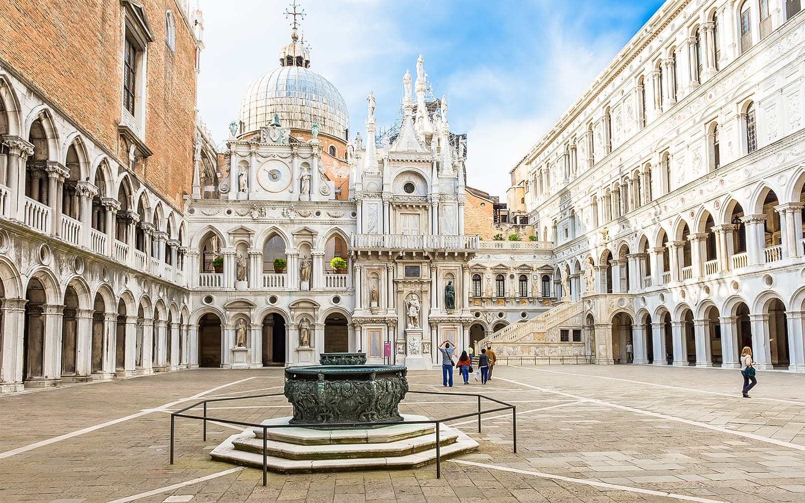 Combo: St. Mark's Basilica + Doge's Palace Skip-the-Line Tickets in Venice - Features | TickYourList