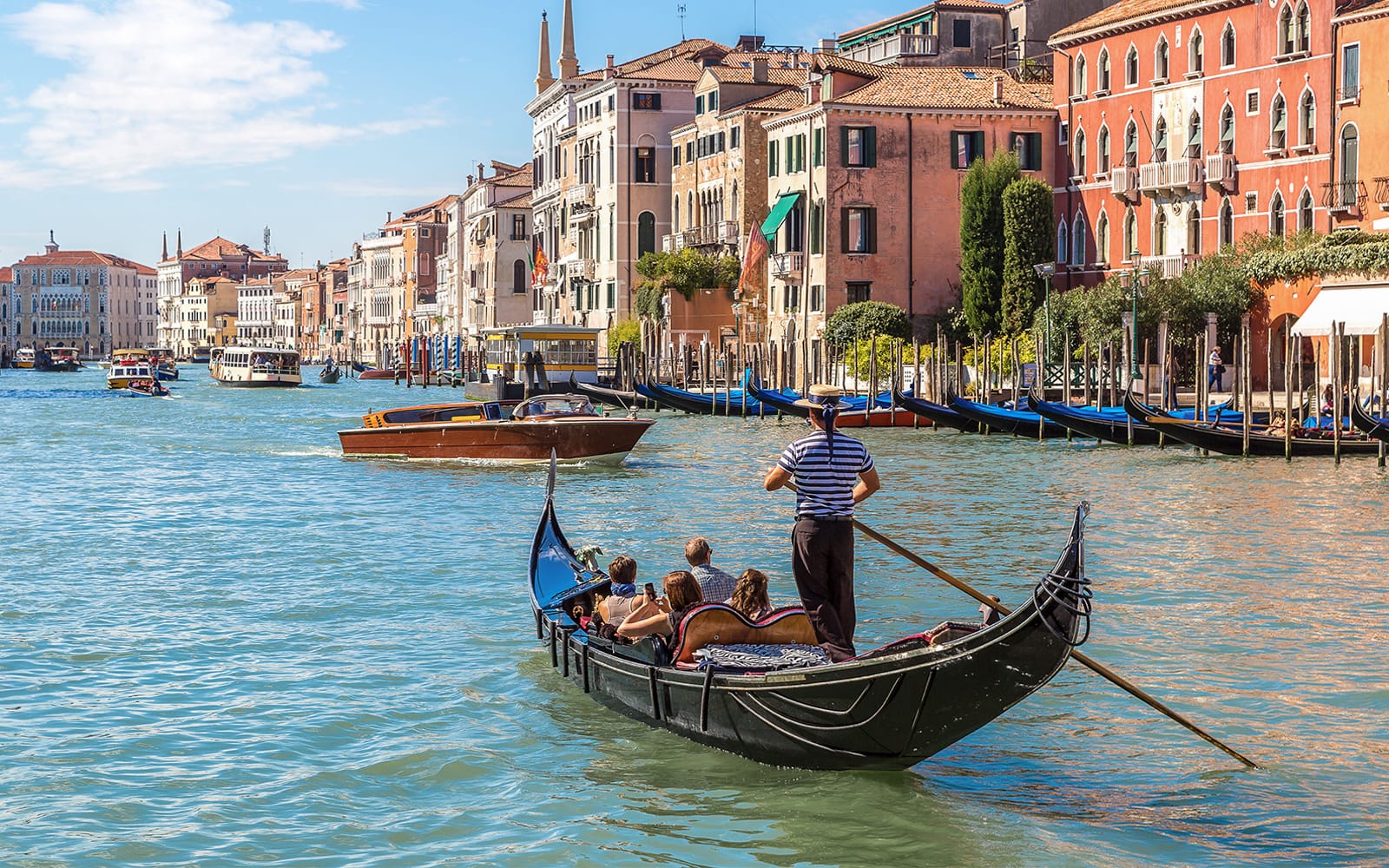 Doge's Palace Skip-the-Line Tickets with Gondola Ride in Venice - Attractions | TickYourList