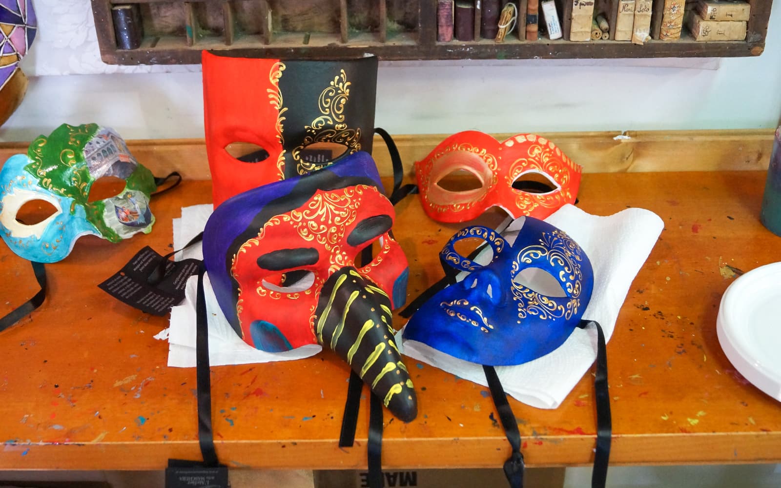 2.5-Hour Guided Tour of Venice with Glass and Mask-Making Experience tickets in Venice - Features | TickYourList