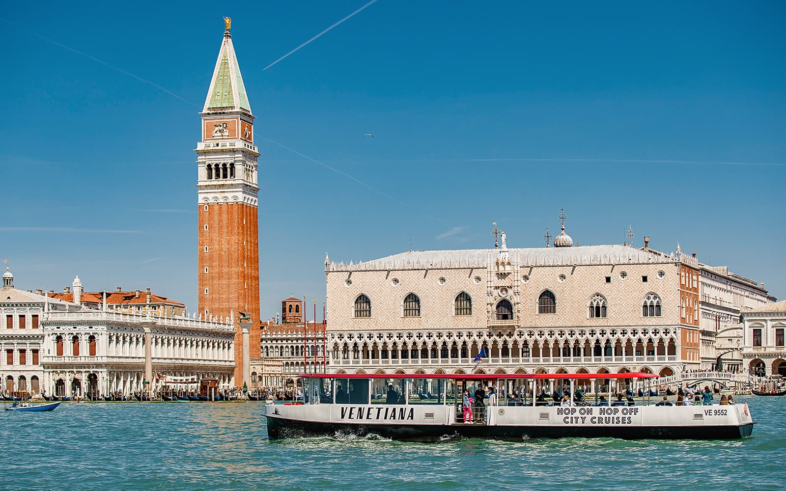 Venice & Murano Island Hop-On Hop-Off Boat Tour with Audio Guide