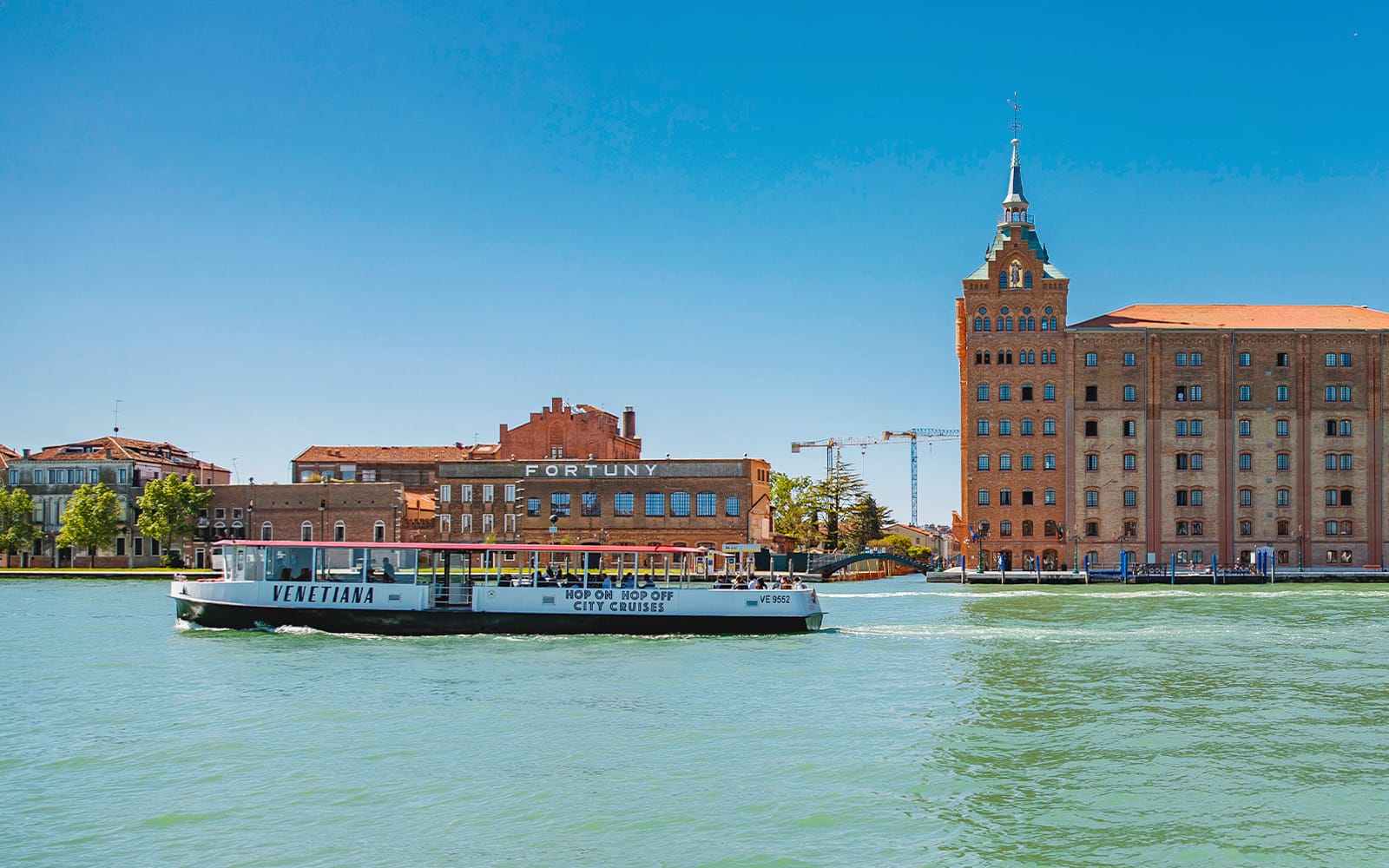 Combo: 24-Hour Hop-On Hop-Off Venice Boat Tour + Peggy Guggenheim Museum Tickets in Venice - Features | TickYourList