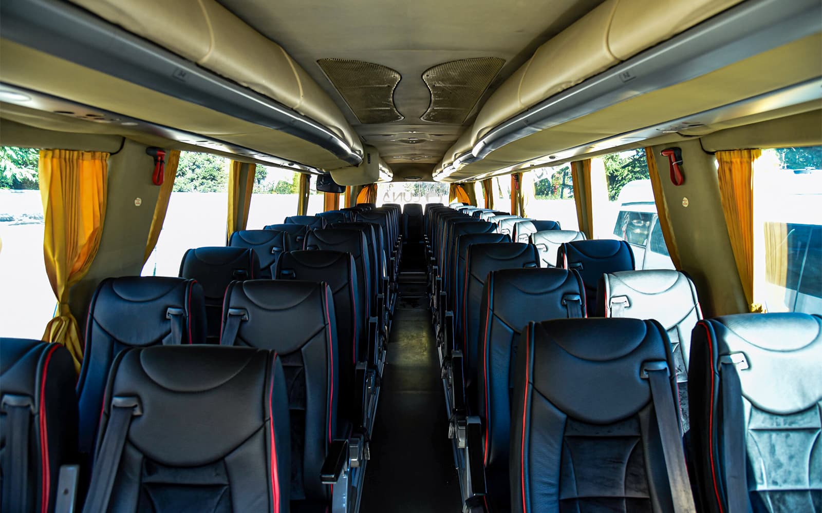 Bus Transfers: Tirana Airport to/from Tirana Central by Luna tickets in Tirana - Activities | TickYourList