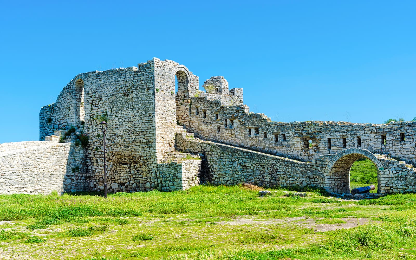 From Tirana: Berat UNESCO Heritage & Belshi Lake Day Trip tickets in Tirana - Features | TickYourList