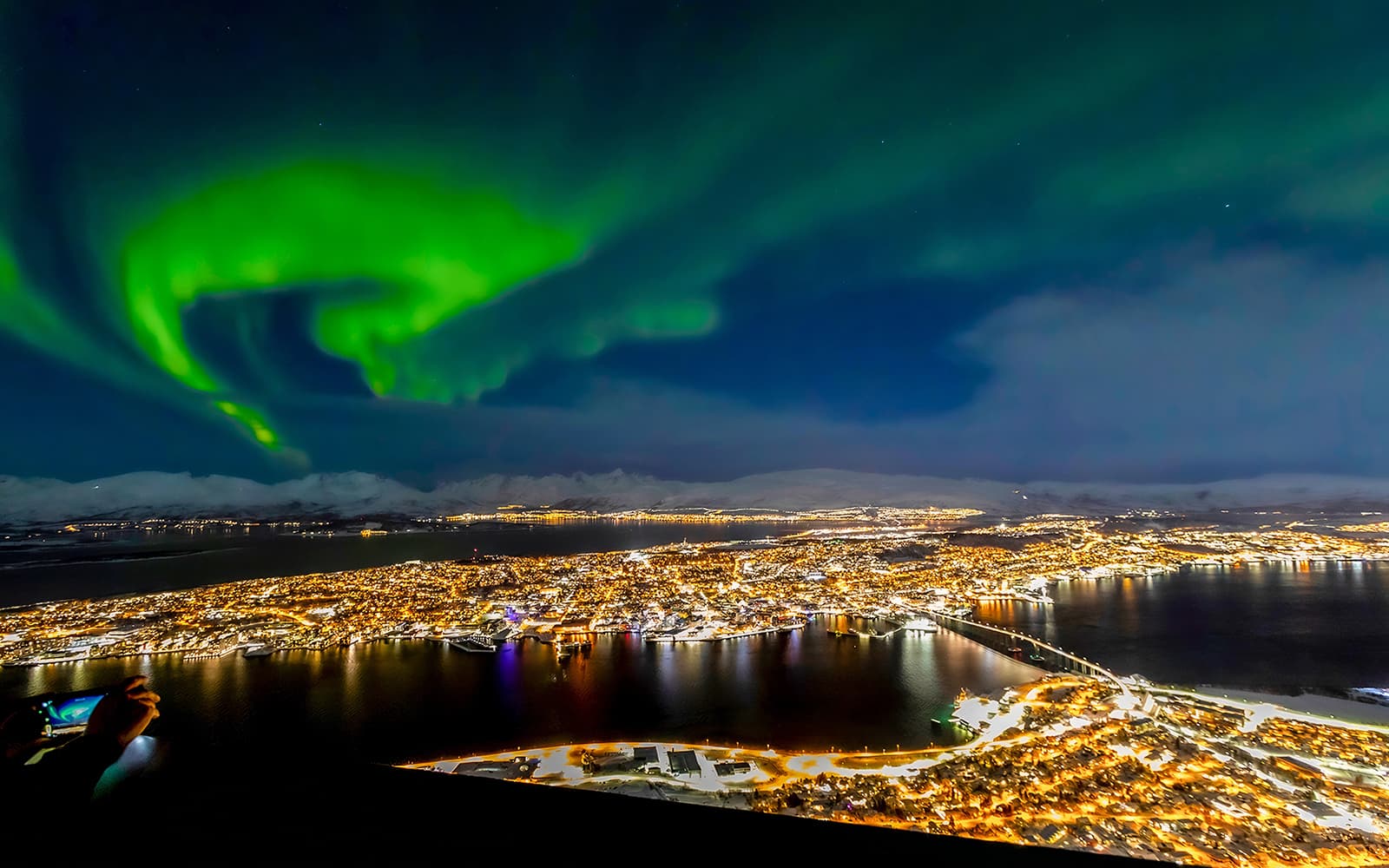 3 to 4-Hour Aurora Borealis Lights Chase Small-Group Tour by VIP Minivan tickets in Tromso - Features | TickYourList