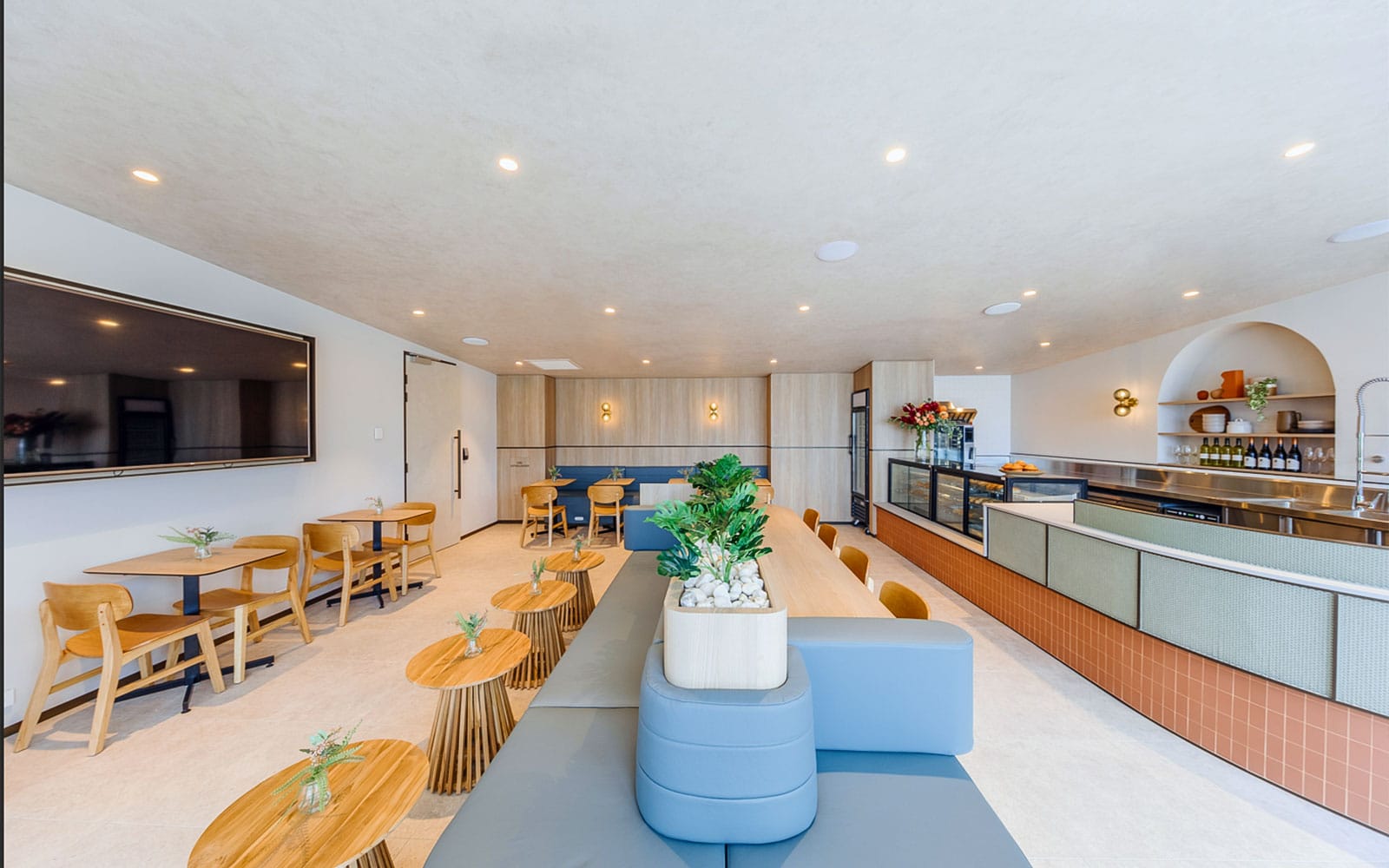 Plaza Premium Lounge Access at Sydney International Airport: T1, International Departures tickets in Sydney - Highlights | TickYourList