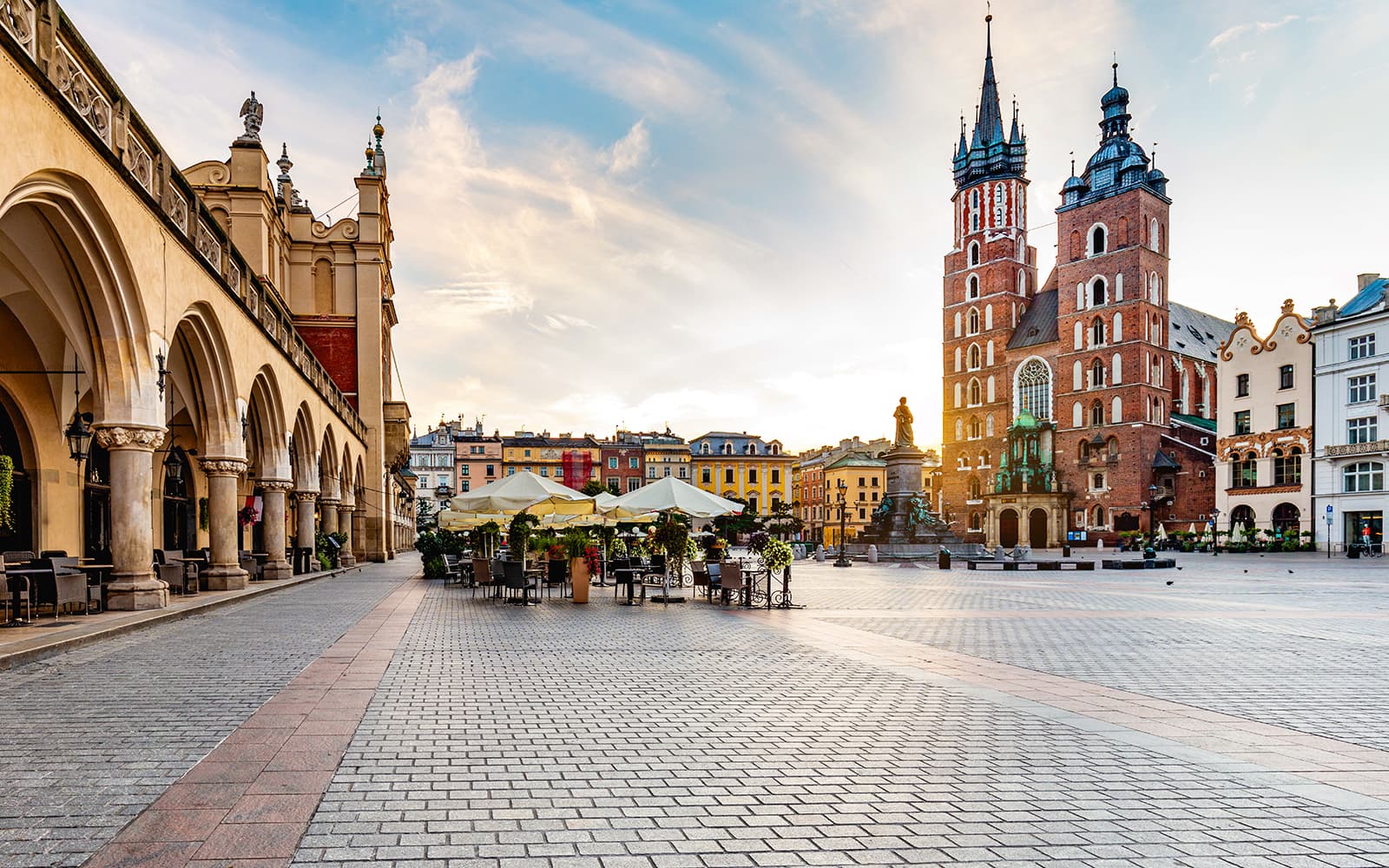 From Warsaw: Krakow, Schindler's Factory & St. Mary's Basilica Small-Group Tour with Lunch tickets in Warsaw - Attractions | TickYourList