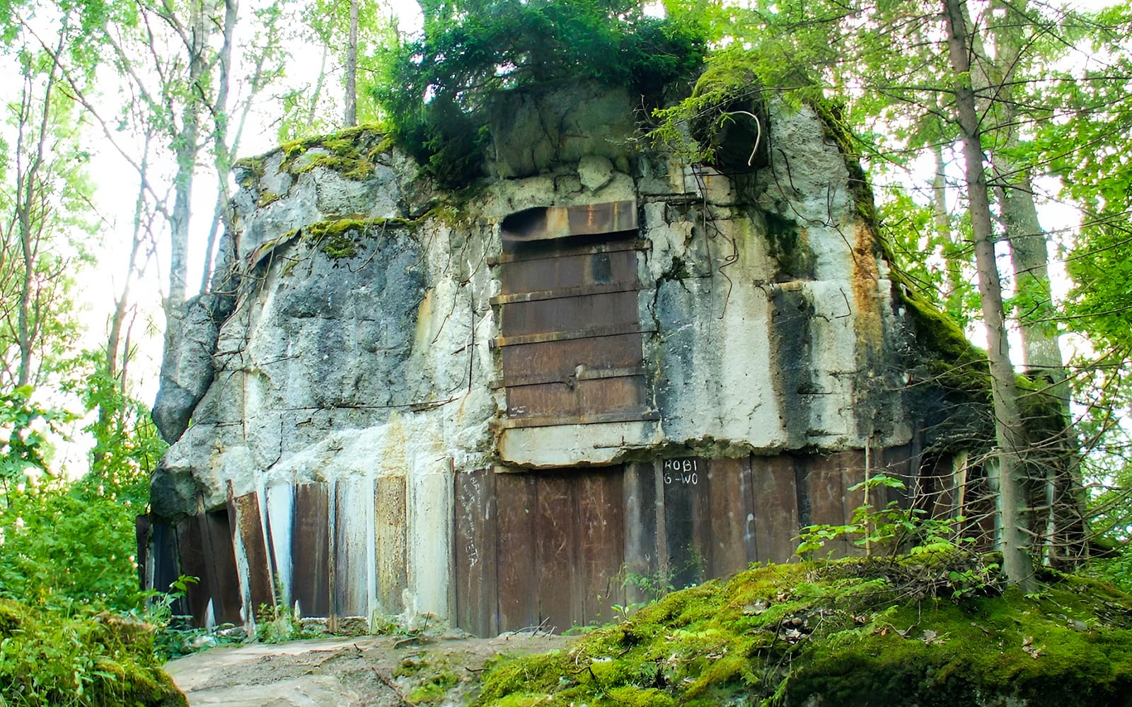 Guided Tour of the Wolf’s Lair with Transfers tickets in Warsaw - Activities | TickYourList