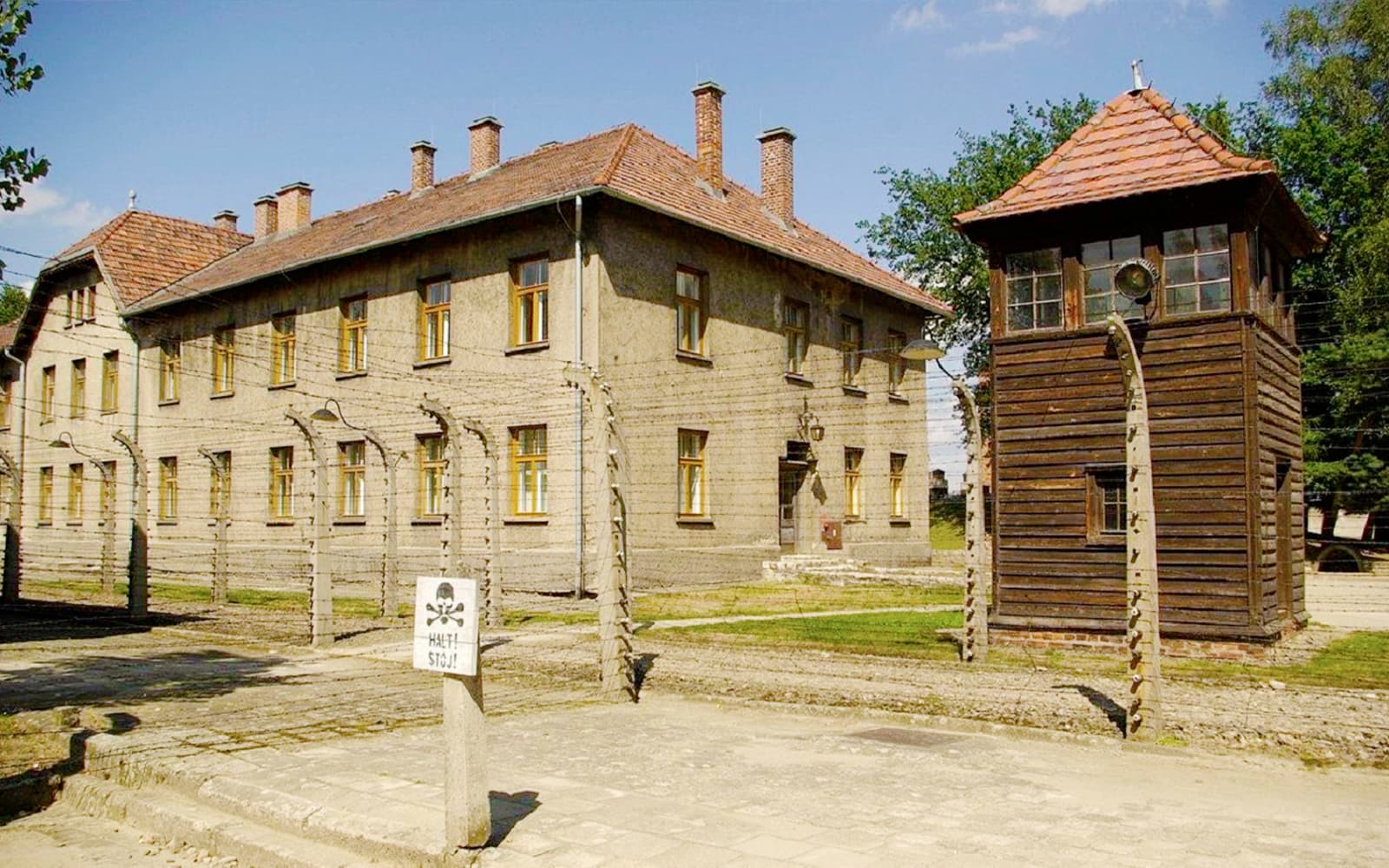 Guided Tour of Auschwitz from Warsaw by Private Car