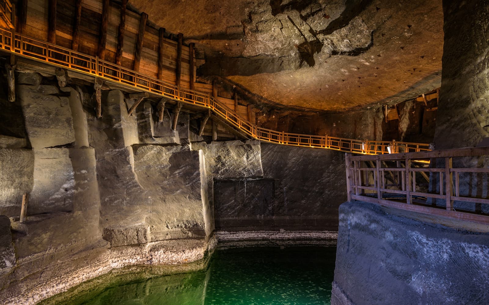 Small Group Guided Tour of Krakow & Wieliczka from Warsaw with Lunch tickets in Warsaw - Activities | TickYourList