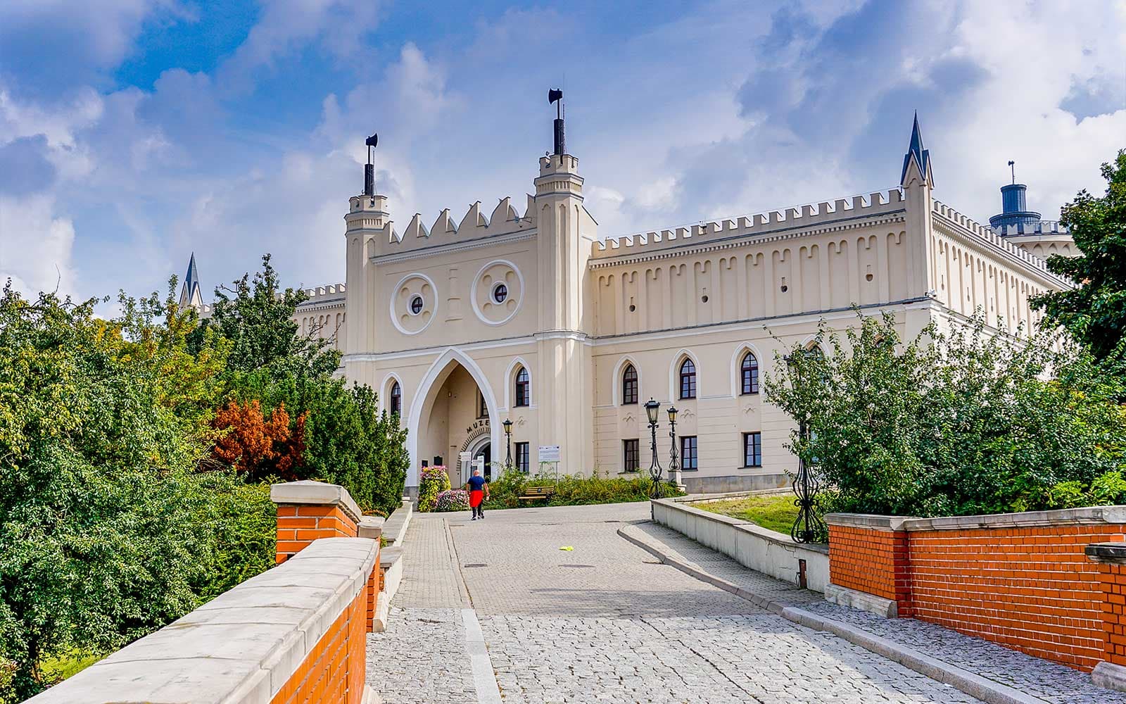 Small Group Guided Tour of Lublin & Majdanek from Warsaw with Lunch tickets in Warsaw - Attractions | TickYourList