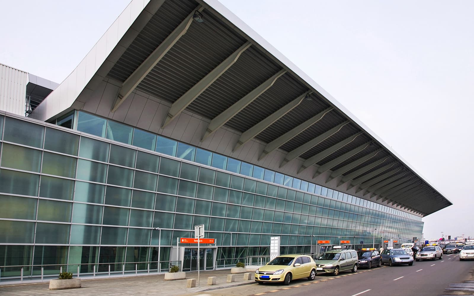 One-Way Tickets: Warsaw Chopin Airport to/from Warsaw City