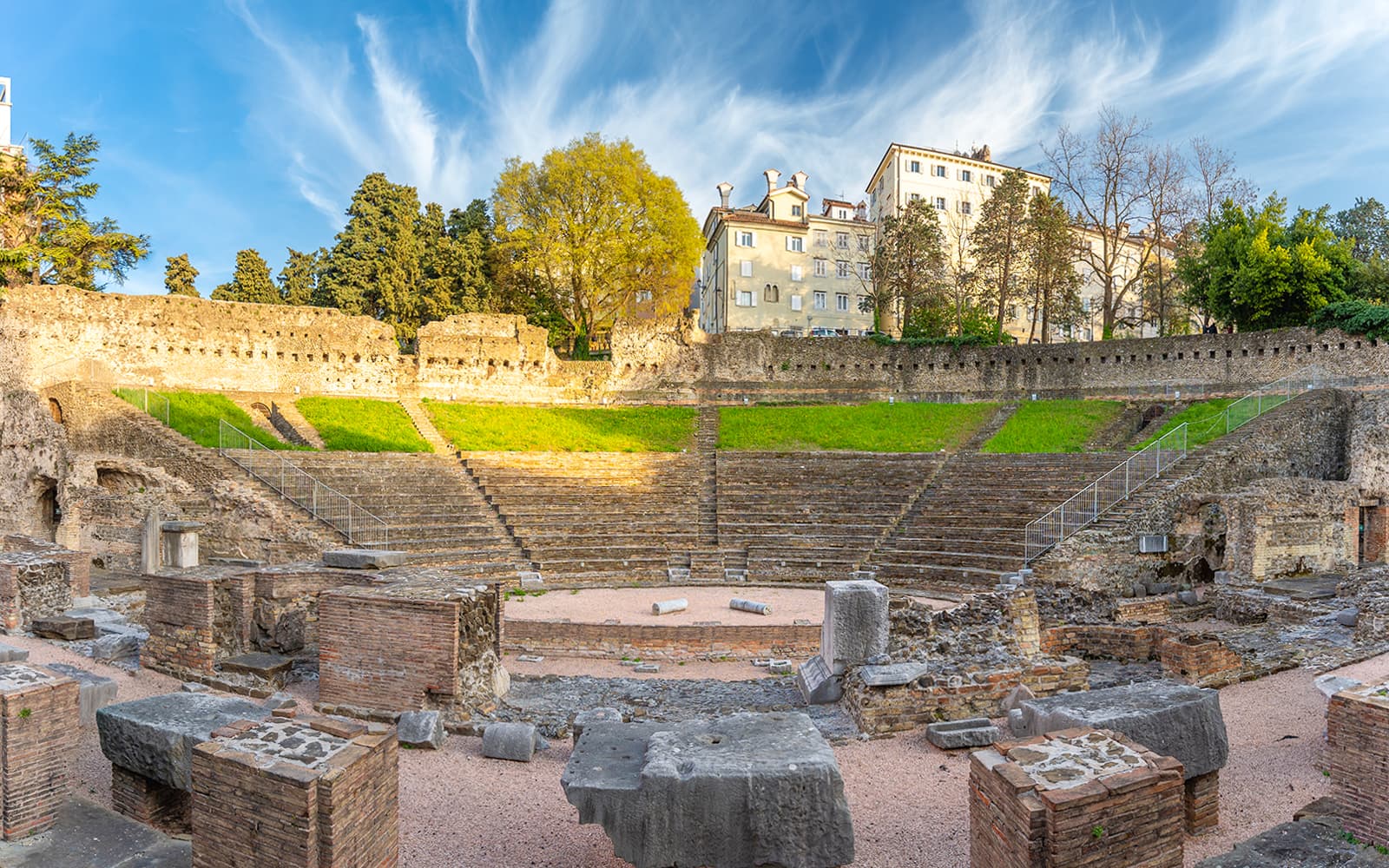 Combo: Verona Card + Verona Hop-On Hop-Off Bus Tour tickets in Verona - Activities | TickYourList