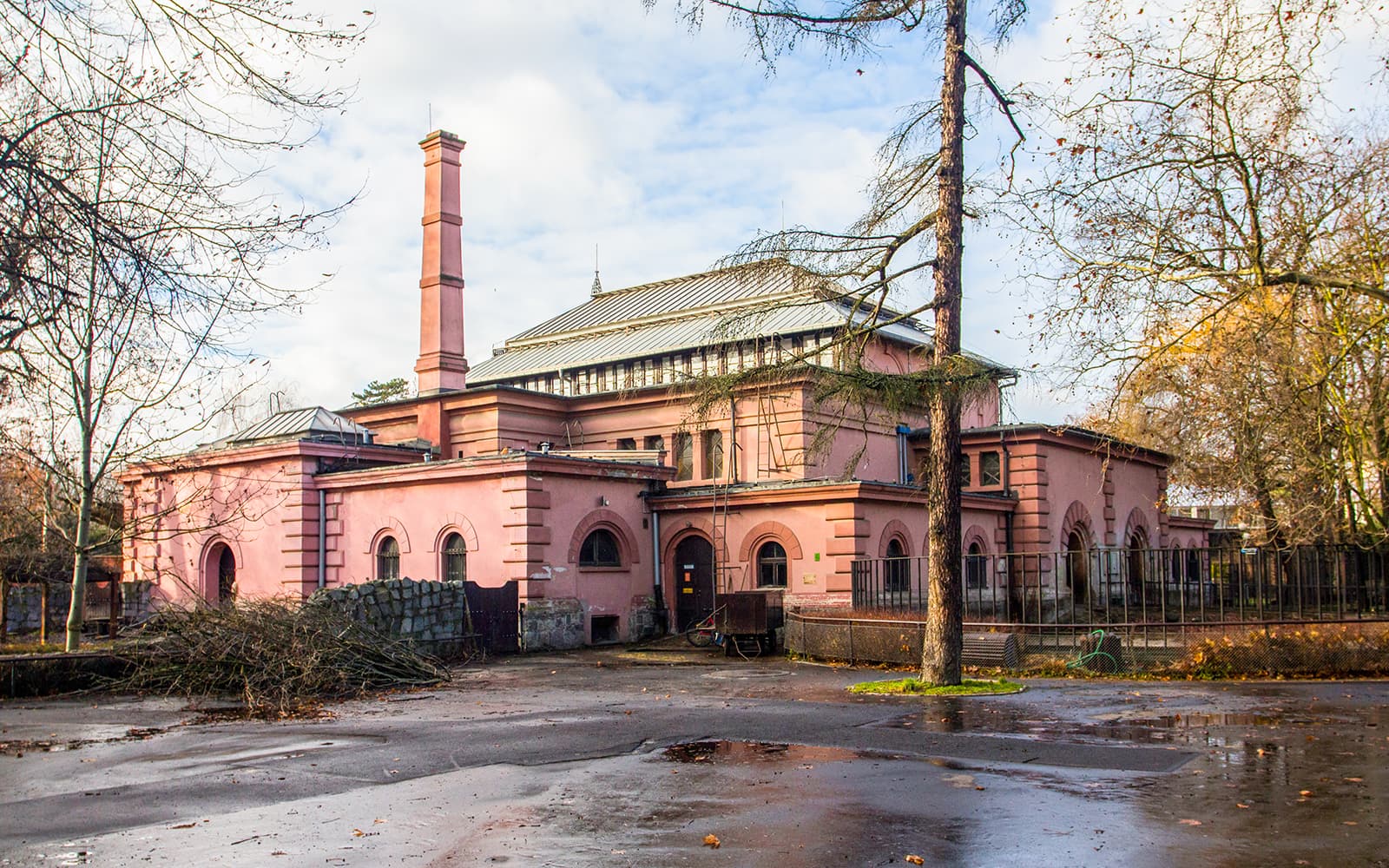 Wroclaw Zoo Skip-the-Line Tickets in Wroclaw - Features | TickYourList