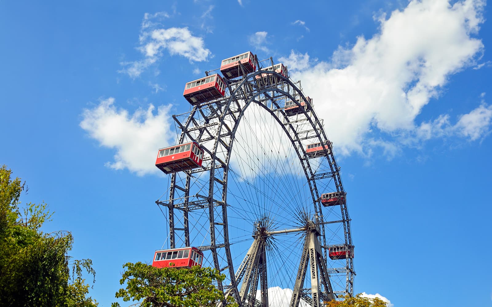 Vienna City Card: Unlimited Public Transport & Discounts tickets in Vienna - Features | TickYourList