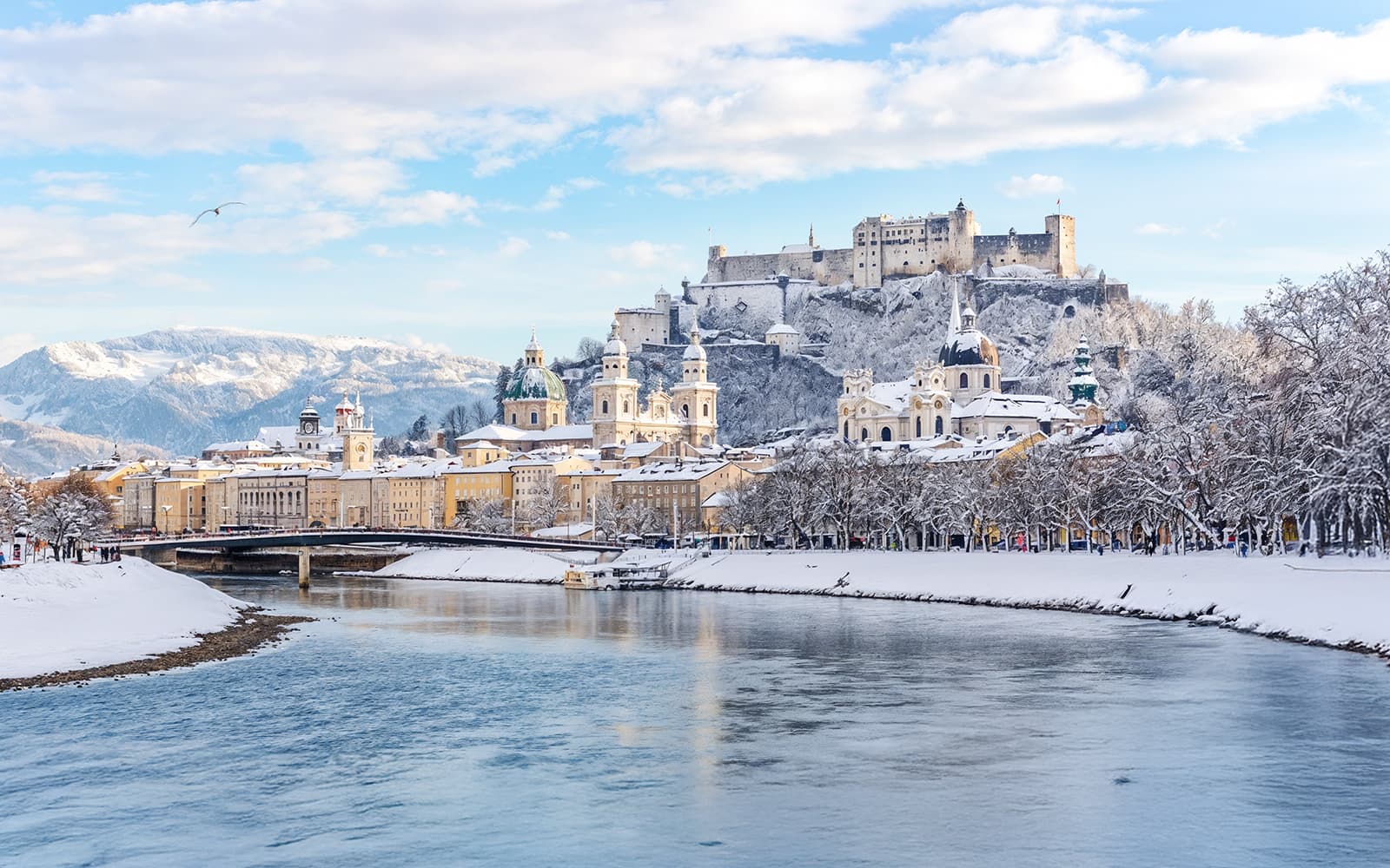 From Vienna: Hallstatt, Salzburg, Melk, Alps & Lakes Day Trip