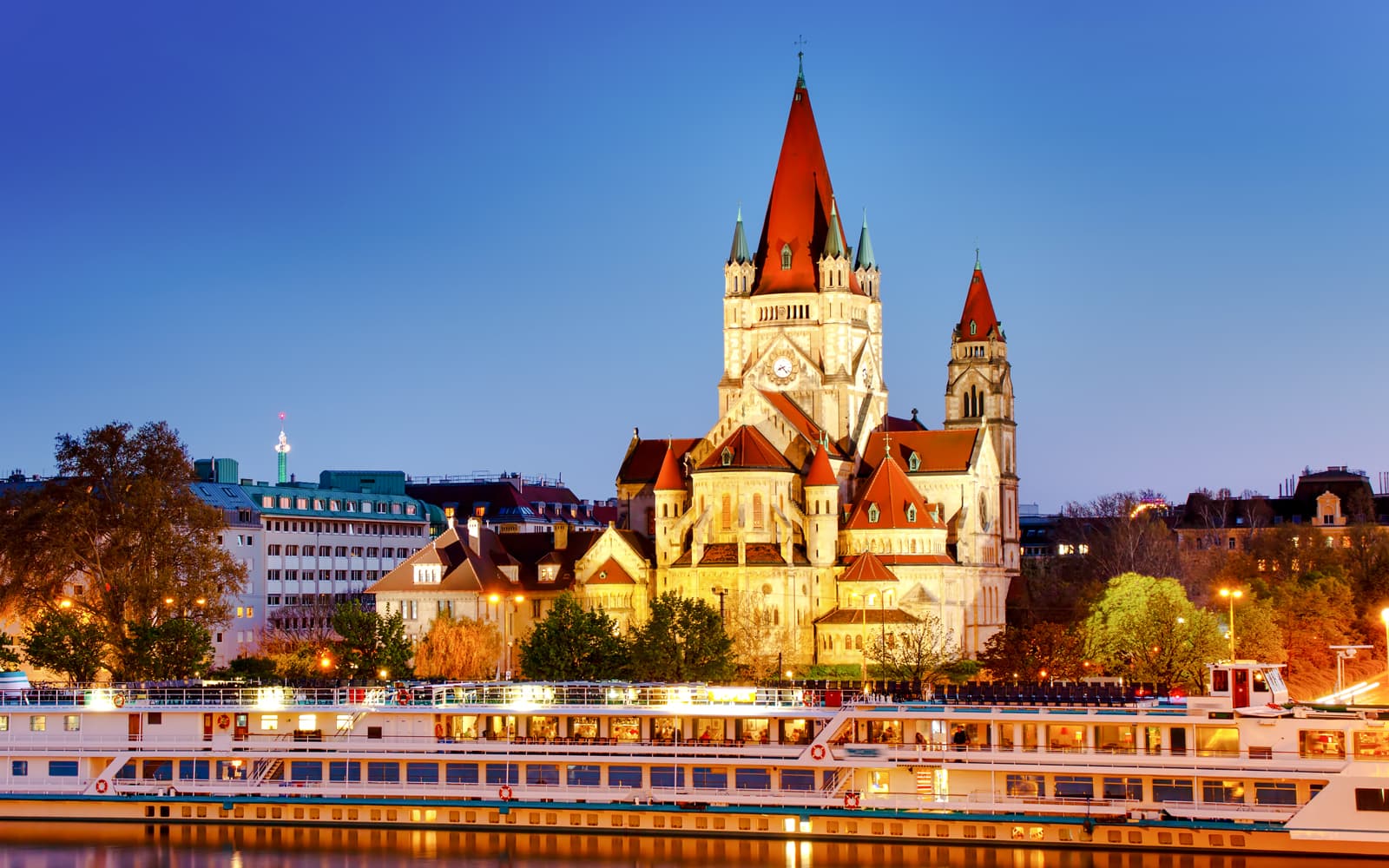 Evening Sightseeing Cruise on Danube River & Canal with Optional Dinner tickets in Vienna - Features | TickYourList