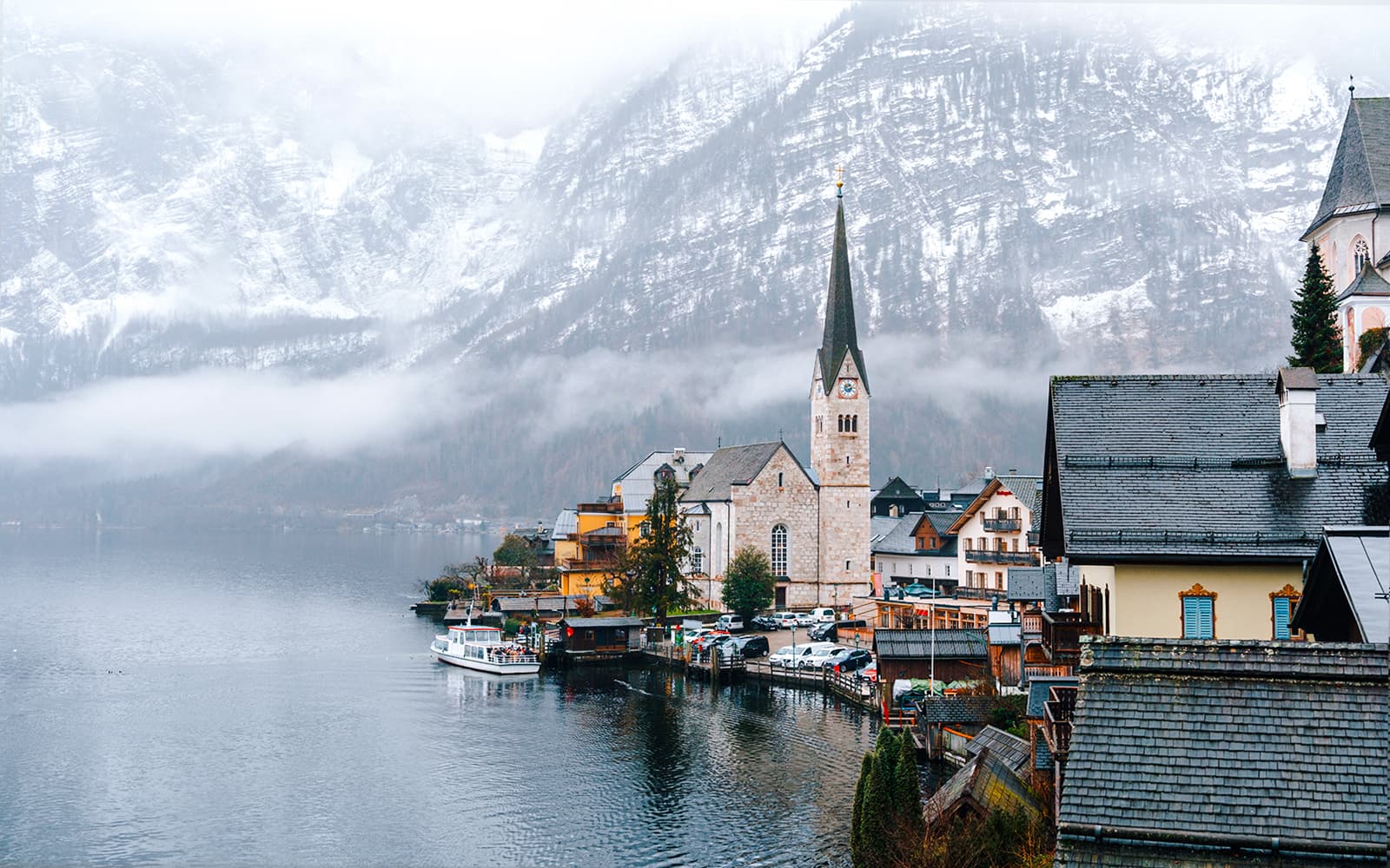 From Vienna: Hallstatt Day Trip by Bus
