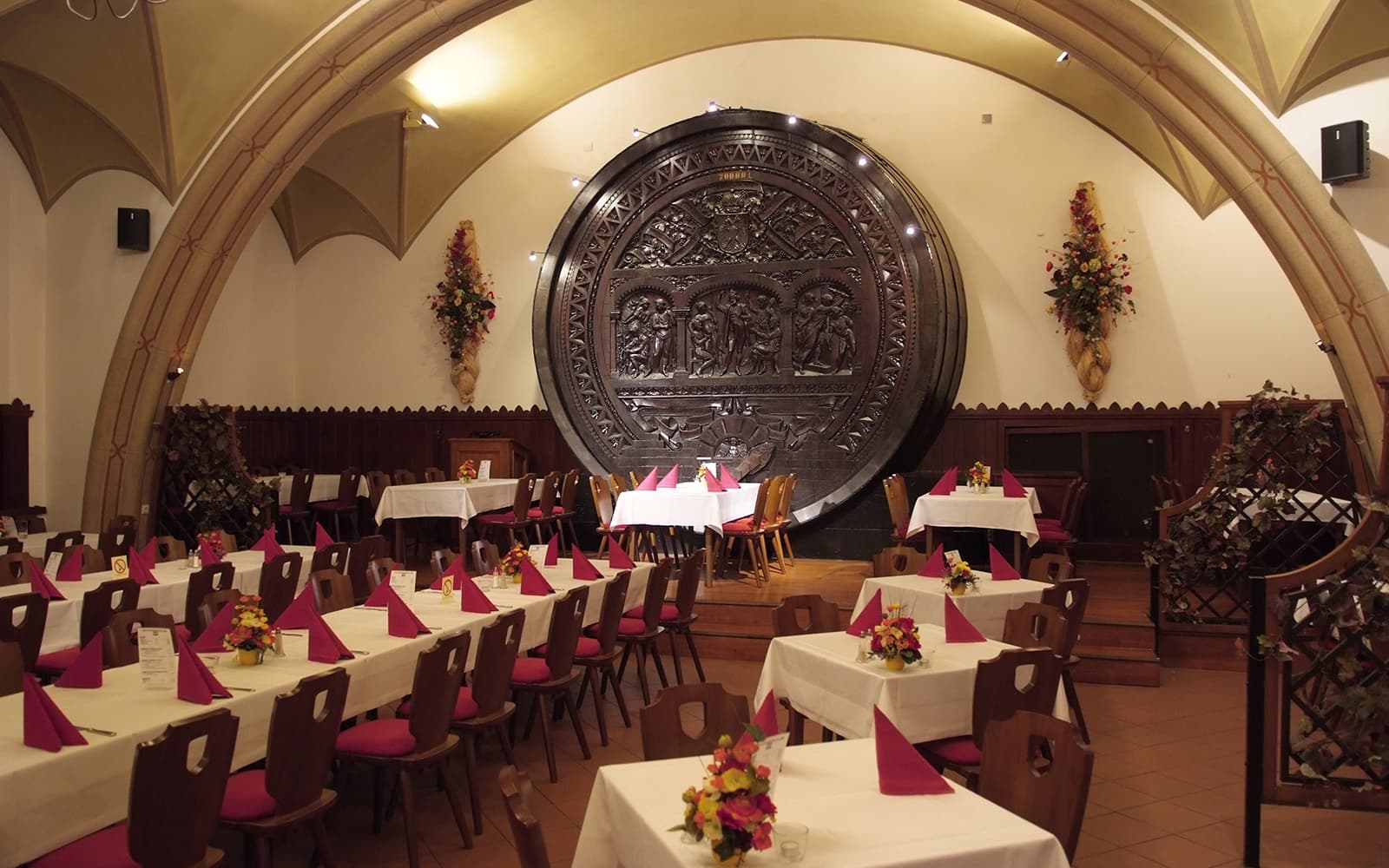 Wiener Rathauskeller: Traditional Dinner Show tickets in Vienna - Attractions | TickYourList