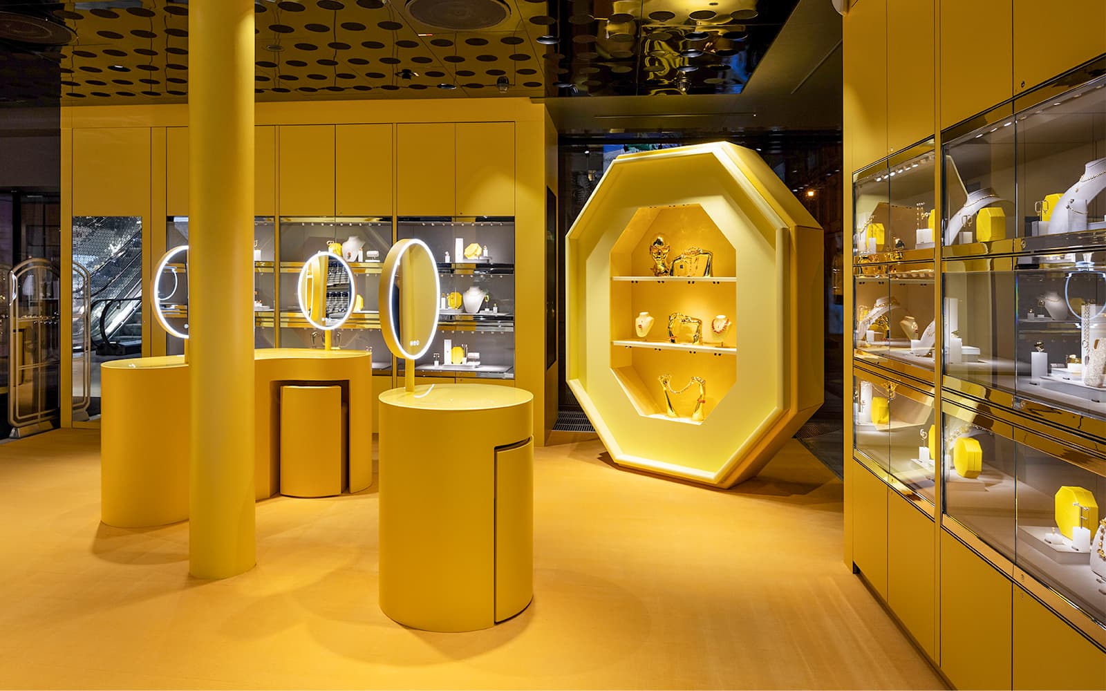 1-Hour Guided Tour of Vienna’s Swarovski House with Champagne & Gift tickets in Vienna - Features | TickYourList