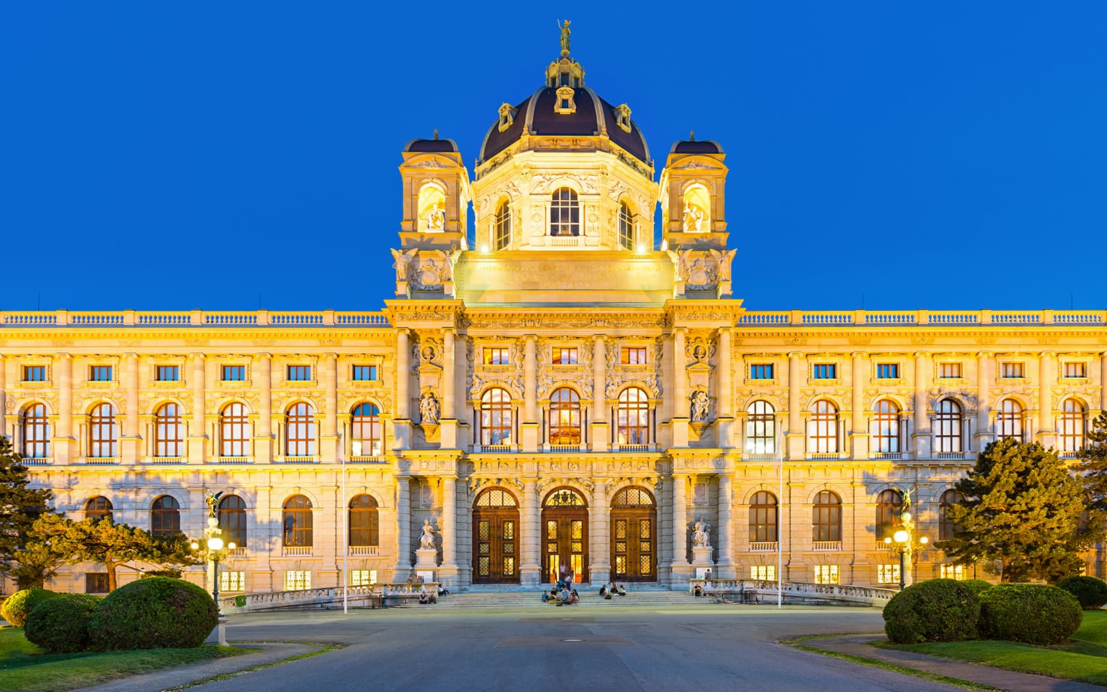 Big Bus: Vienna Evening Bus Tour with Live Guide tickets in Vienna - Highlights | TickYourList