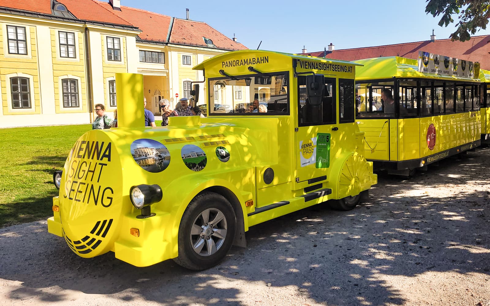 Schönbrunn Palace Panorama Train Ride Tickets in Vienna - Features | TickYourList