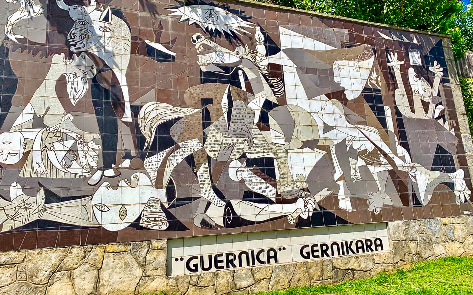 Tour of Gernika, Mundaka & Gaztelugatxe from San Sebastian with Hotel Transfers tickets in San Sebastian - Attractions | TickYourList