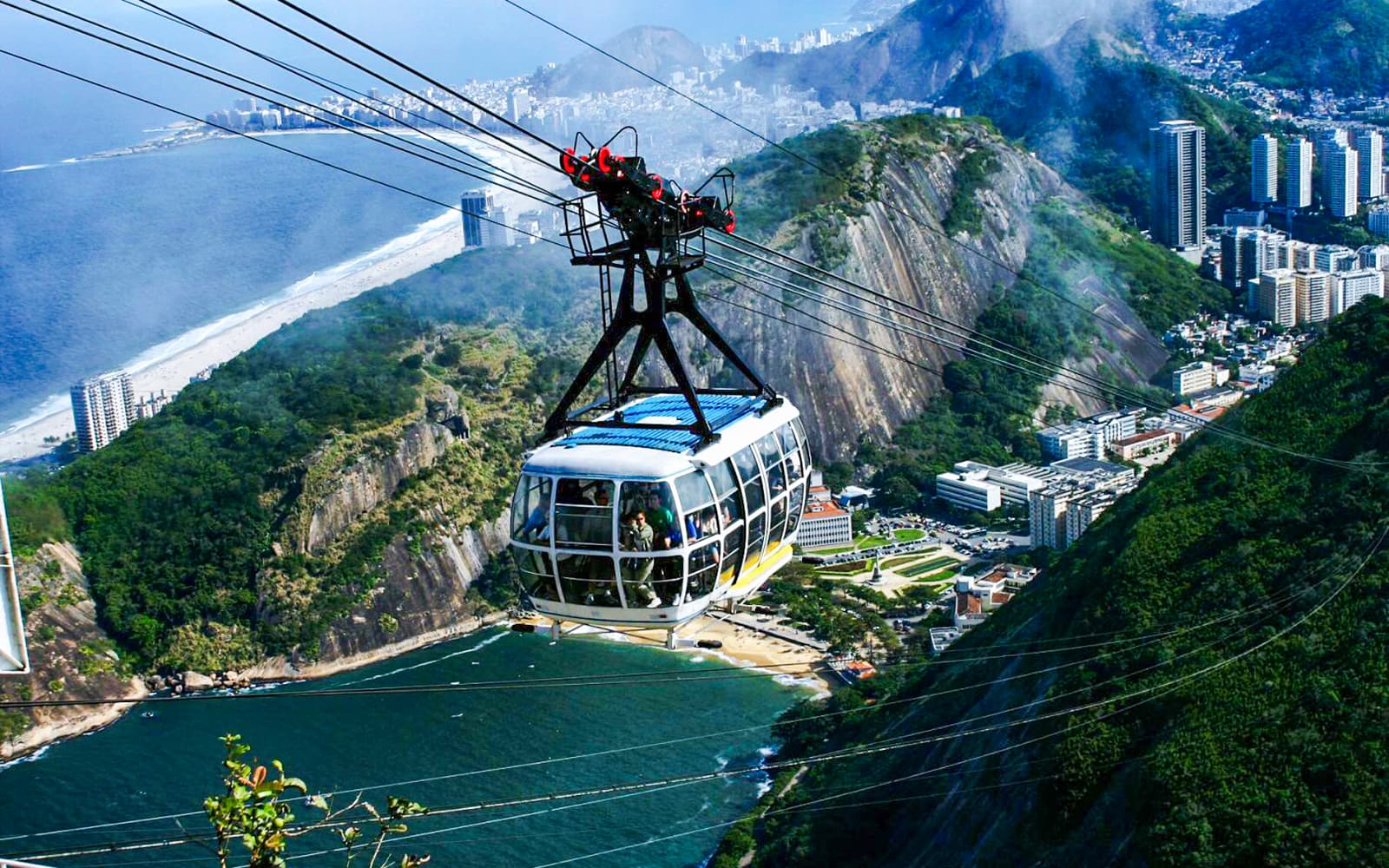 Half-Day Tour of Rio: Sugarloaf Mountain, Metropolitan Cathedral & More with Cable Car Tickets