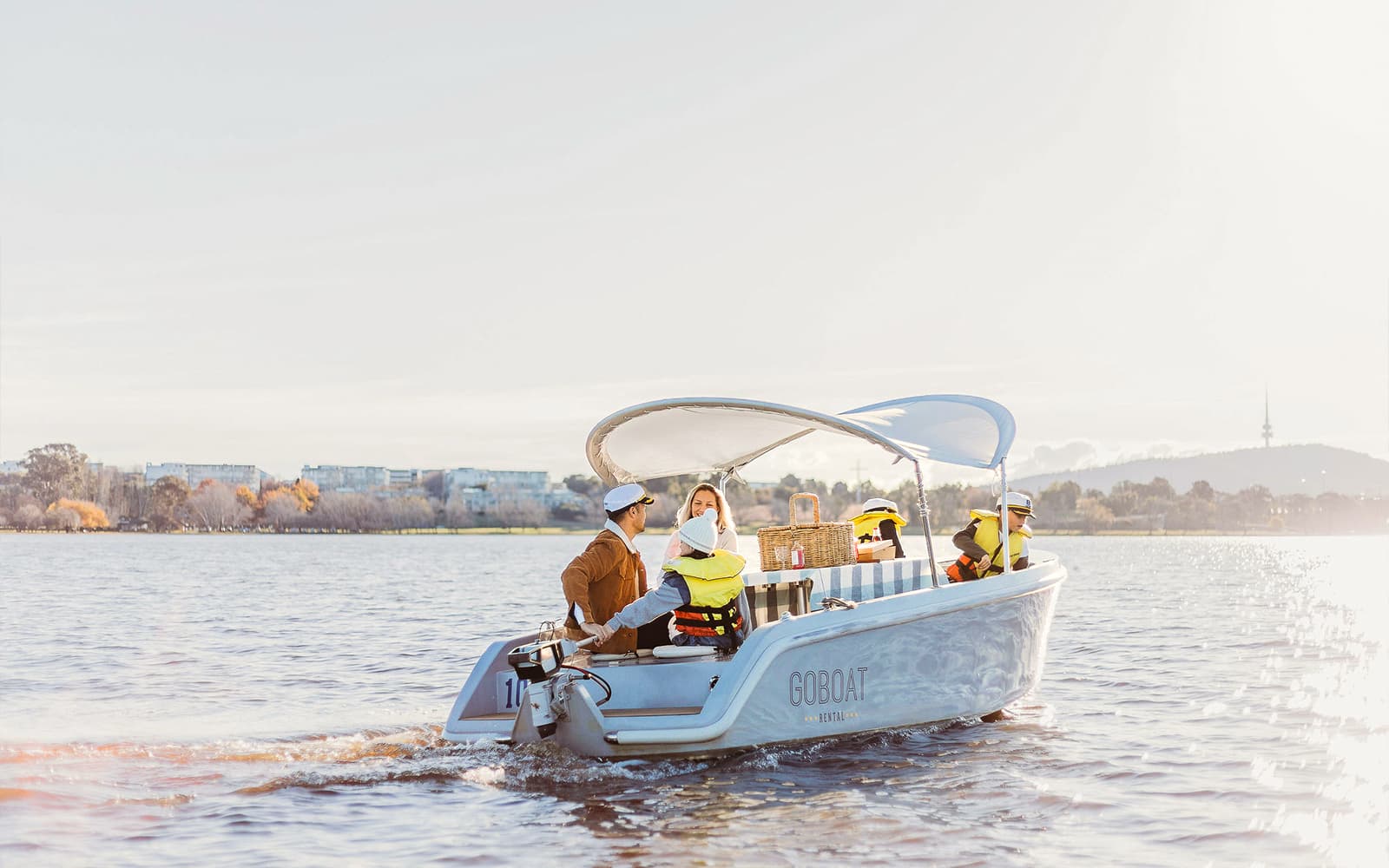 Self-Drive Electric Picnic Boat Tour in Canberra