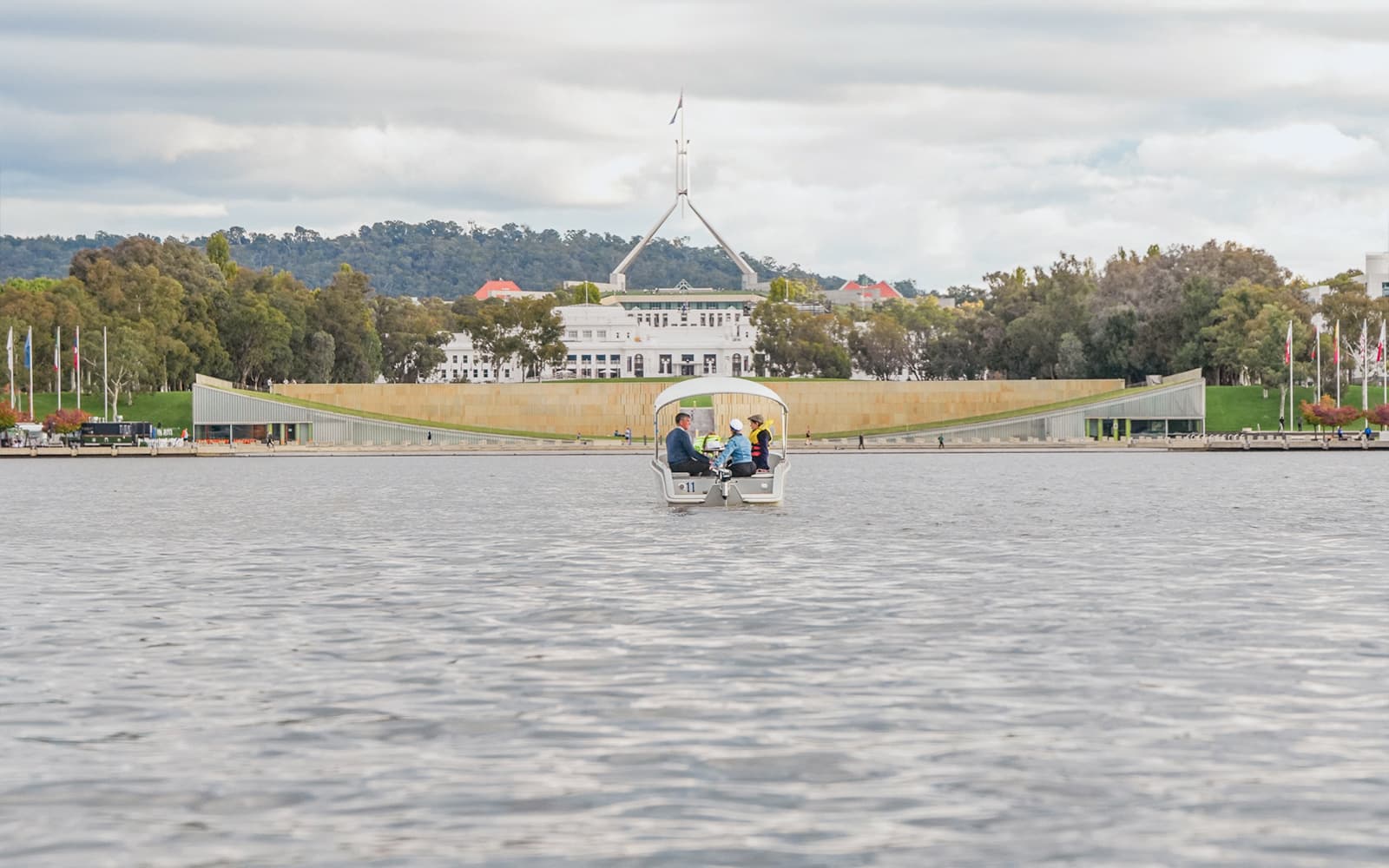 Self-Drive Electric Picnic Boat Tour in Canberra tickets in Canberra - Full Experience | TickYourList
