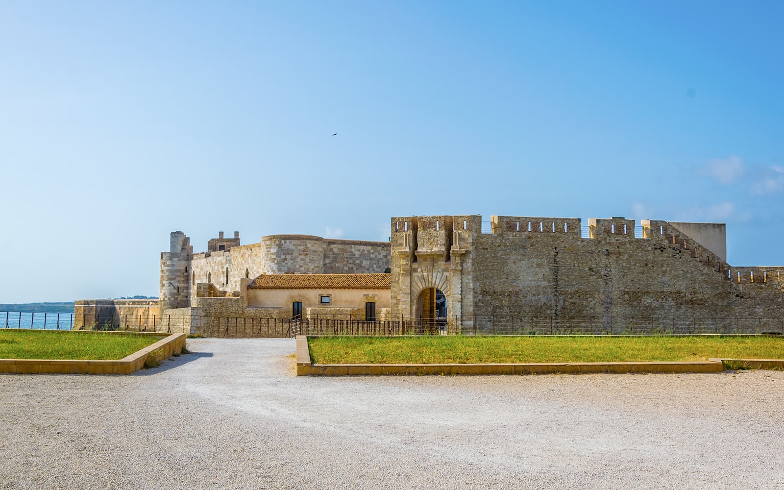 Combo: Neapolis Archaeological Park & Greek Theater of Syracuse + Maniace Castle Tickets in Siracusa - Features | TickYourList
