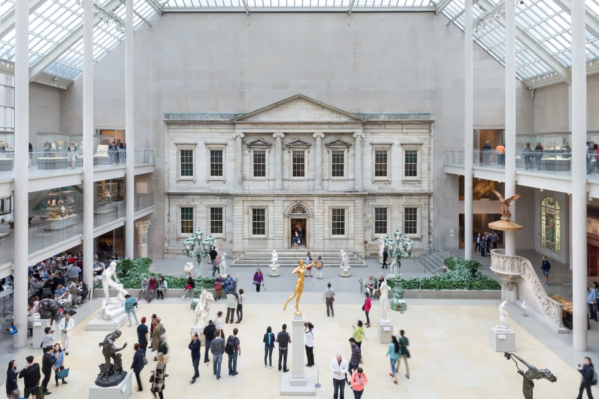 Explore the Metropolitan Museum of Art in New York