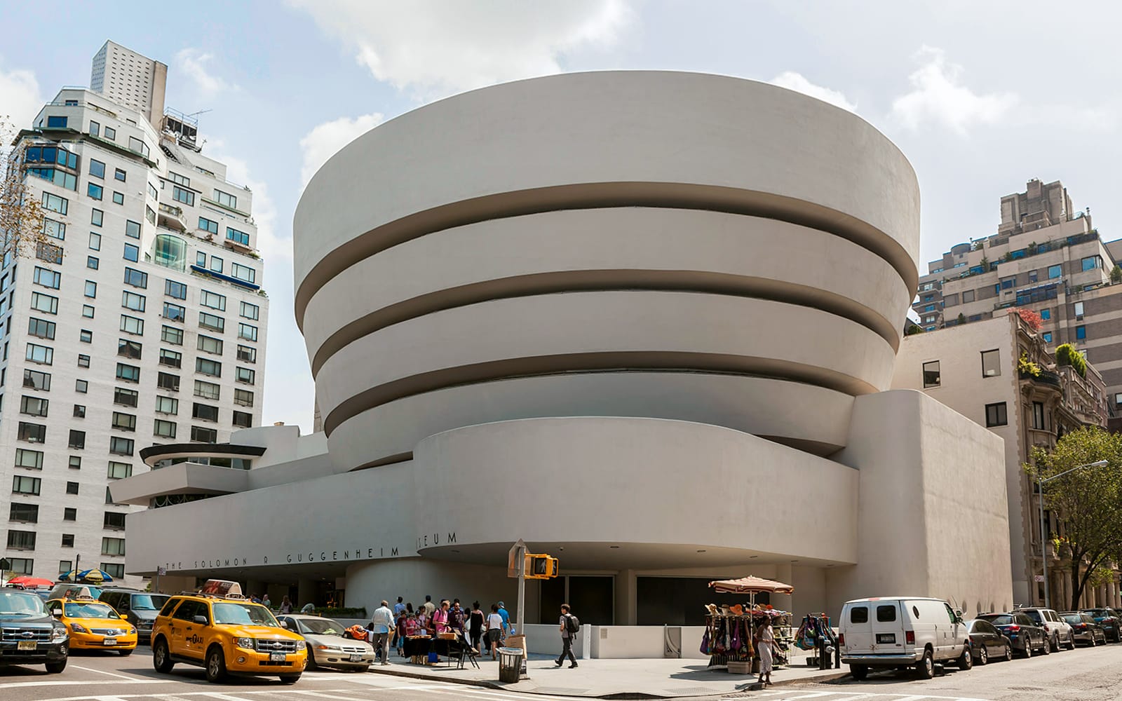 9495990a6974eca4c63d9ed5dd1507a7-Solomon-R.-Guggenheim-Museum-in-New-York.jpg