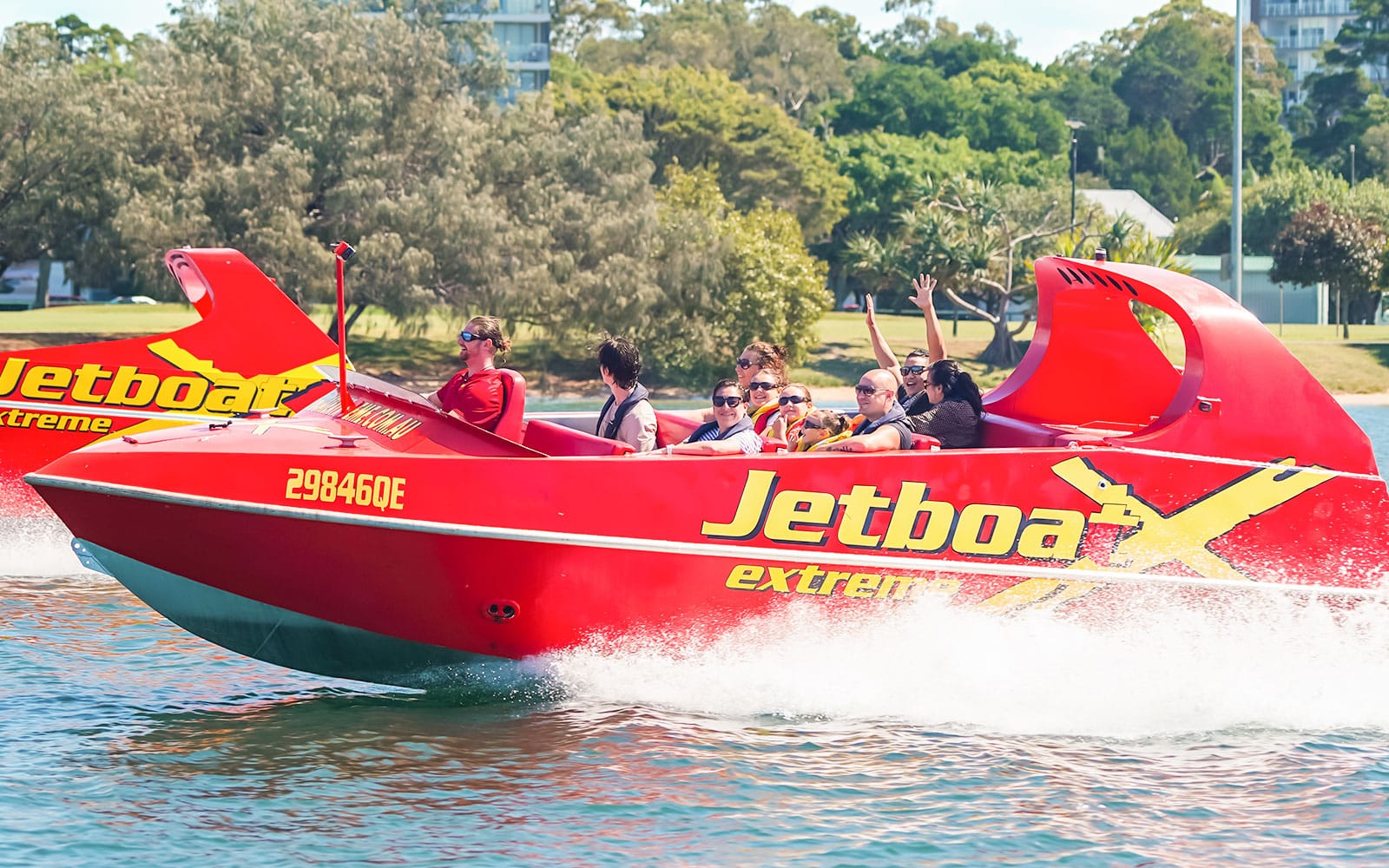 52a61a8ecd18975deeff84fa61b50c28-23164-gold-coast-ultimate-jet-boat-ride-and-surf-lesson-07.jpg