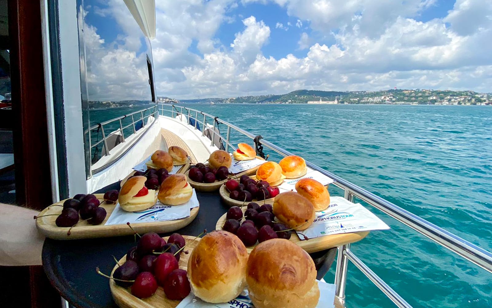 Bosphorus Luxury Yacht Day Cruise with Snacks & Turkish Coffee tickets in Istanbul - Highlights | TickYourList