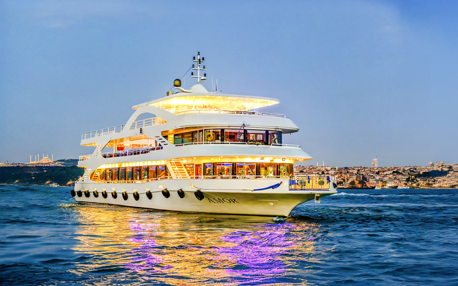 Mega Lufer Bosphorus Dinner Cruise