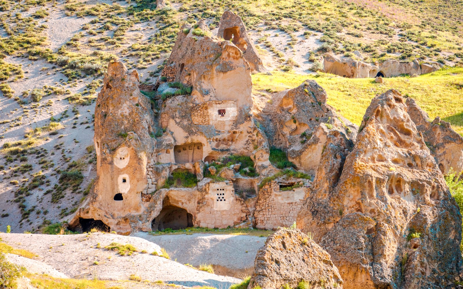 946dd68244a7337eb2a5446c0d45188f-CappadociaSog-anl-Valley.jpg