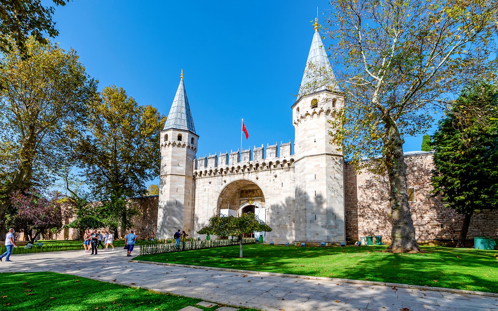 Topkapi Palace & Harem Skip-the-Line Tickets with Audio Guide