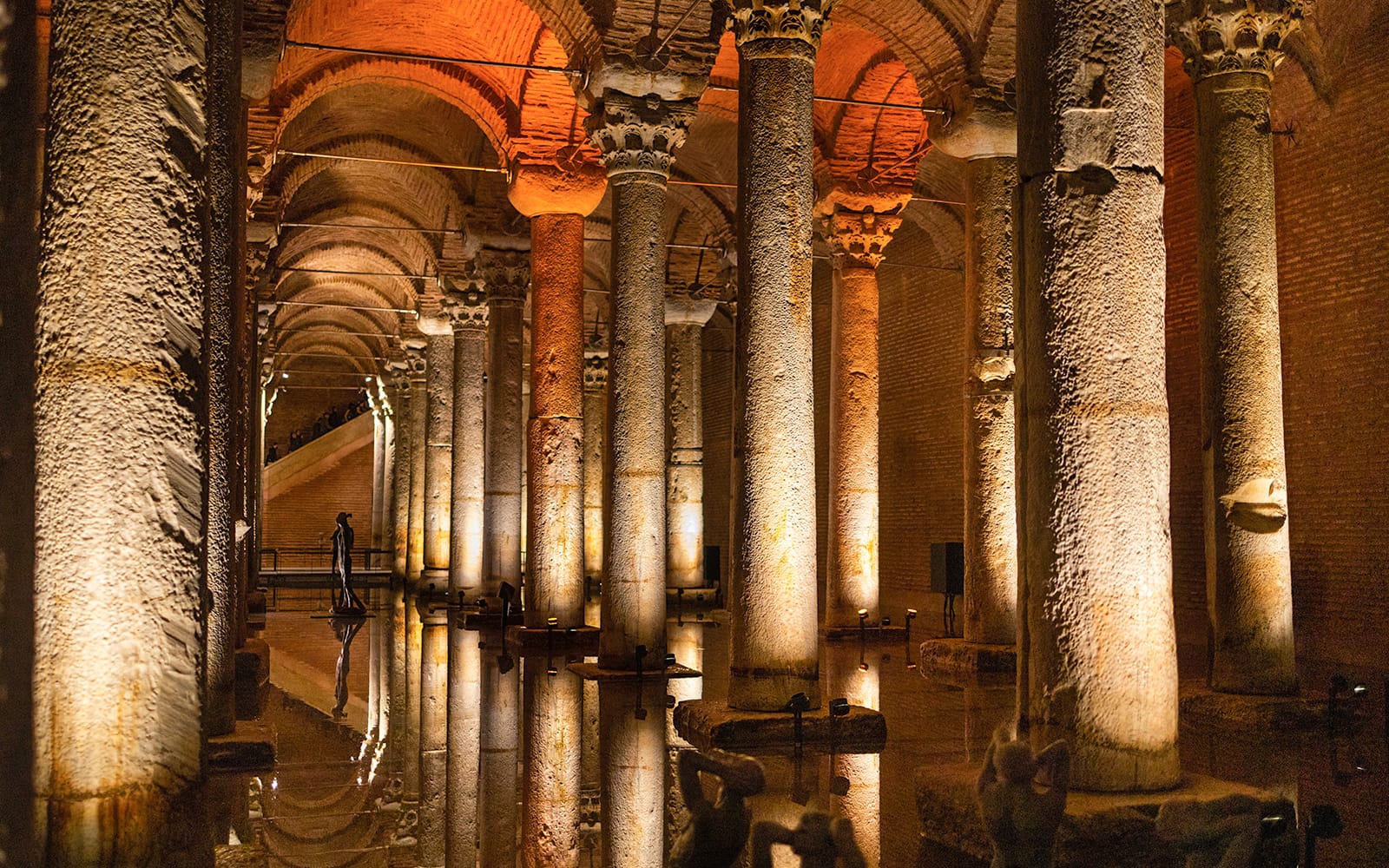 2f00300dd2cf051a262b1e1bd3edb83b-22910-istanbul-istanbul---basilica-cistern-guided-walking-tour---skip-the-long-lines--02.jpg